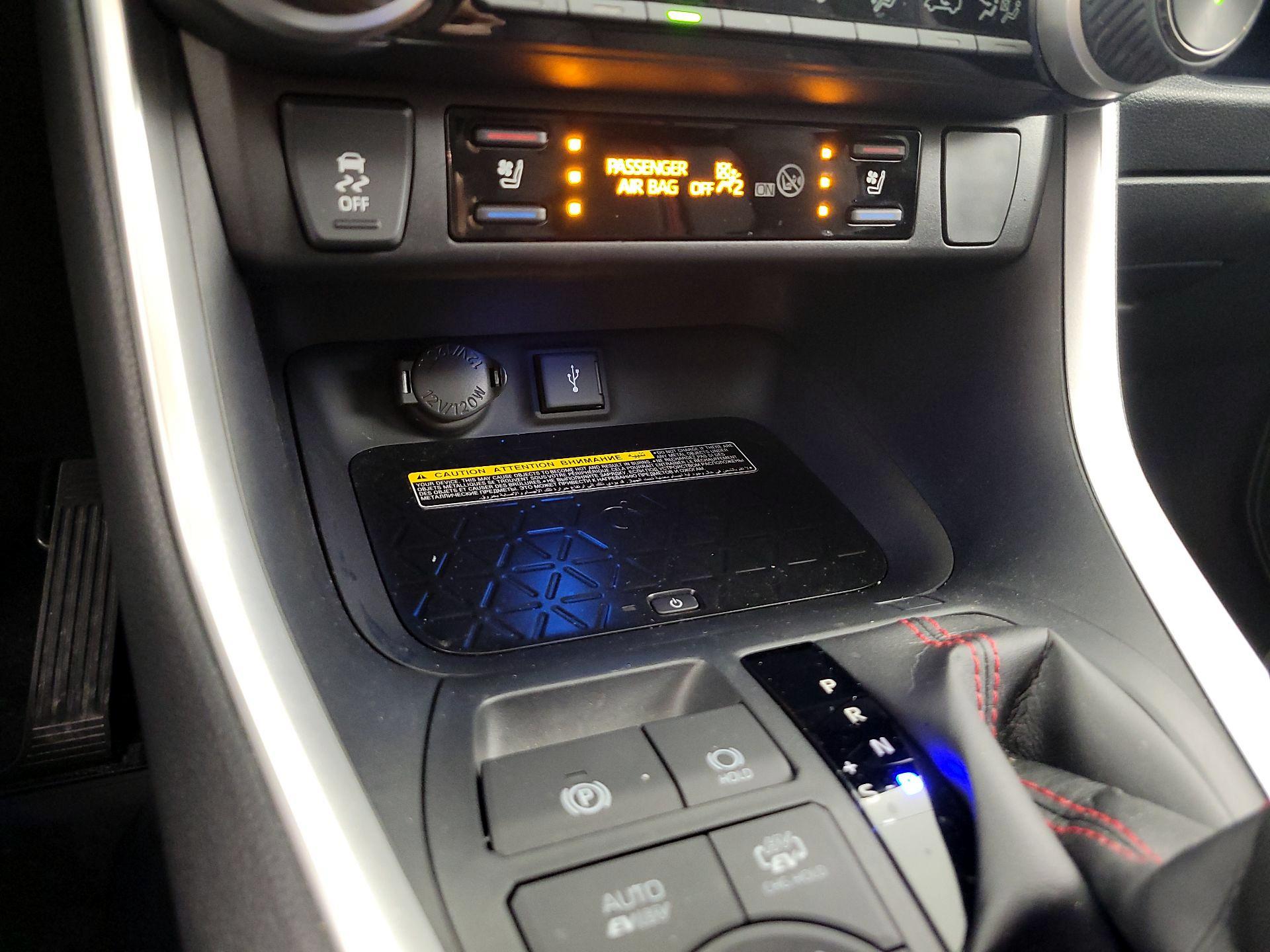 Thumbnail: 2021 Toyota RAV4 - 19