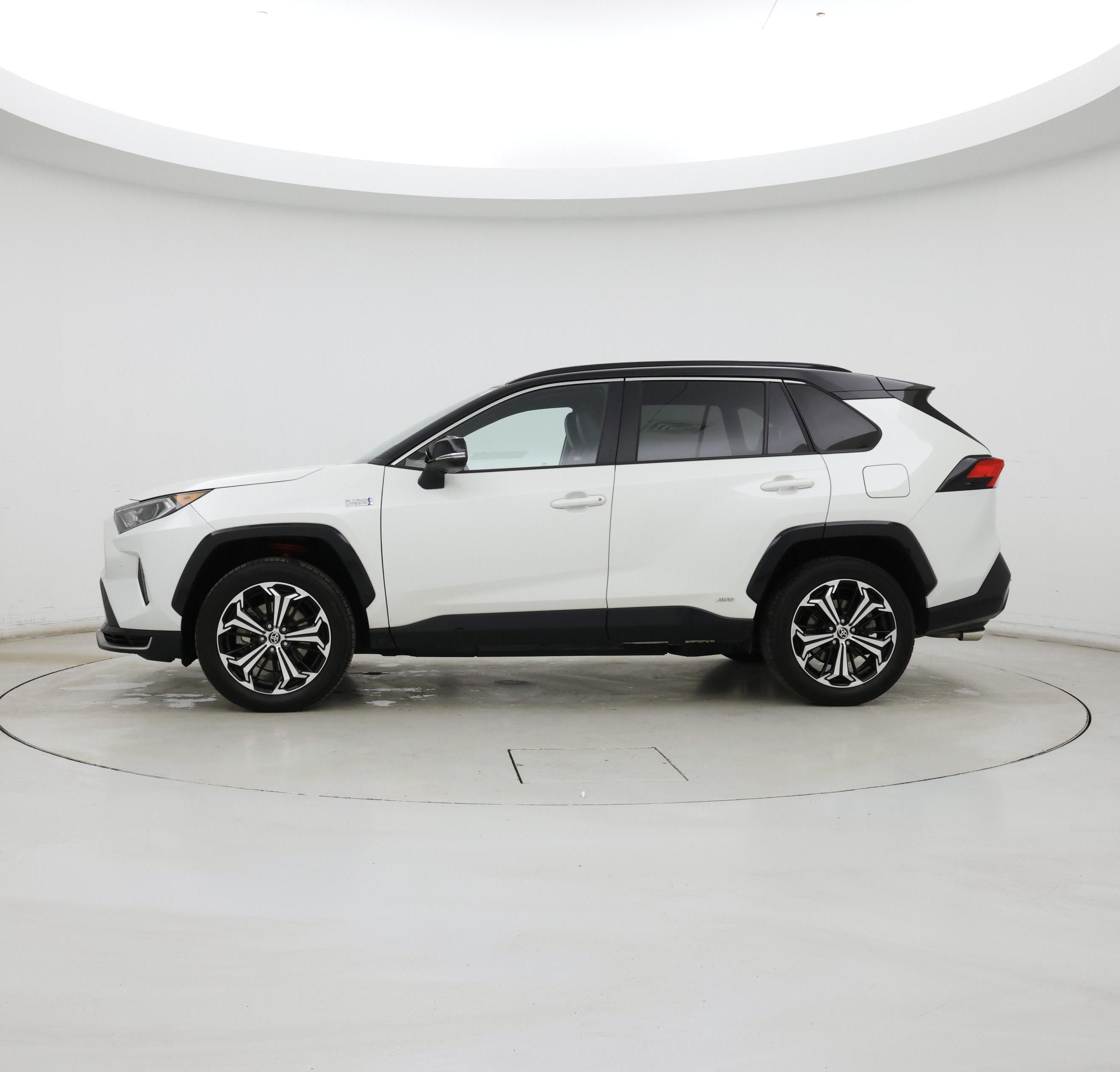 Thumbnail: 2021 Toyota RAV4 - 3