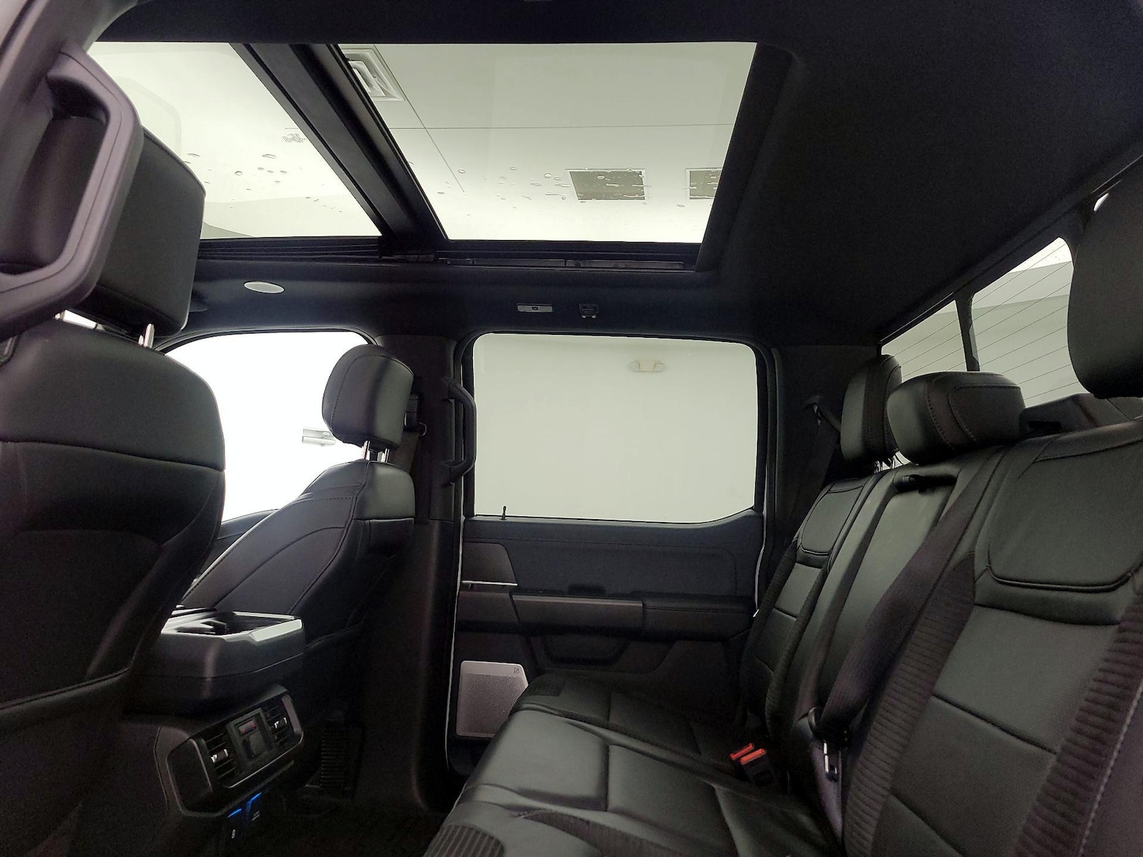 2023 Ford F-150 Raptor - Photo 25