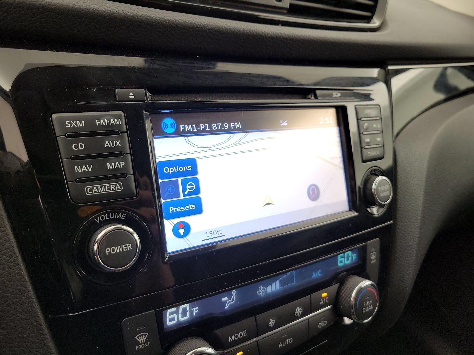 Thumbnail: 2017 Nissan Rogue Sport - 14