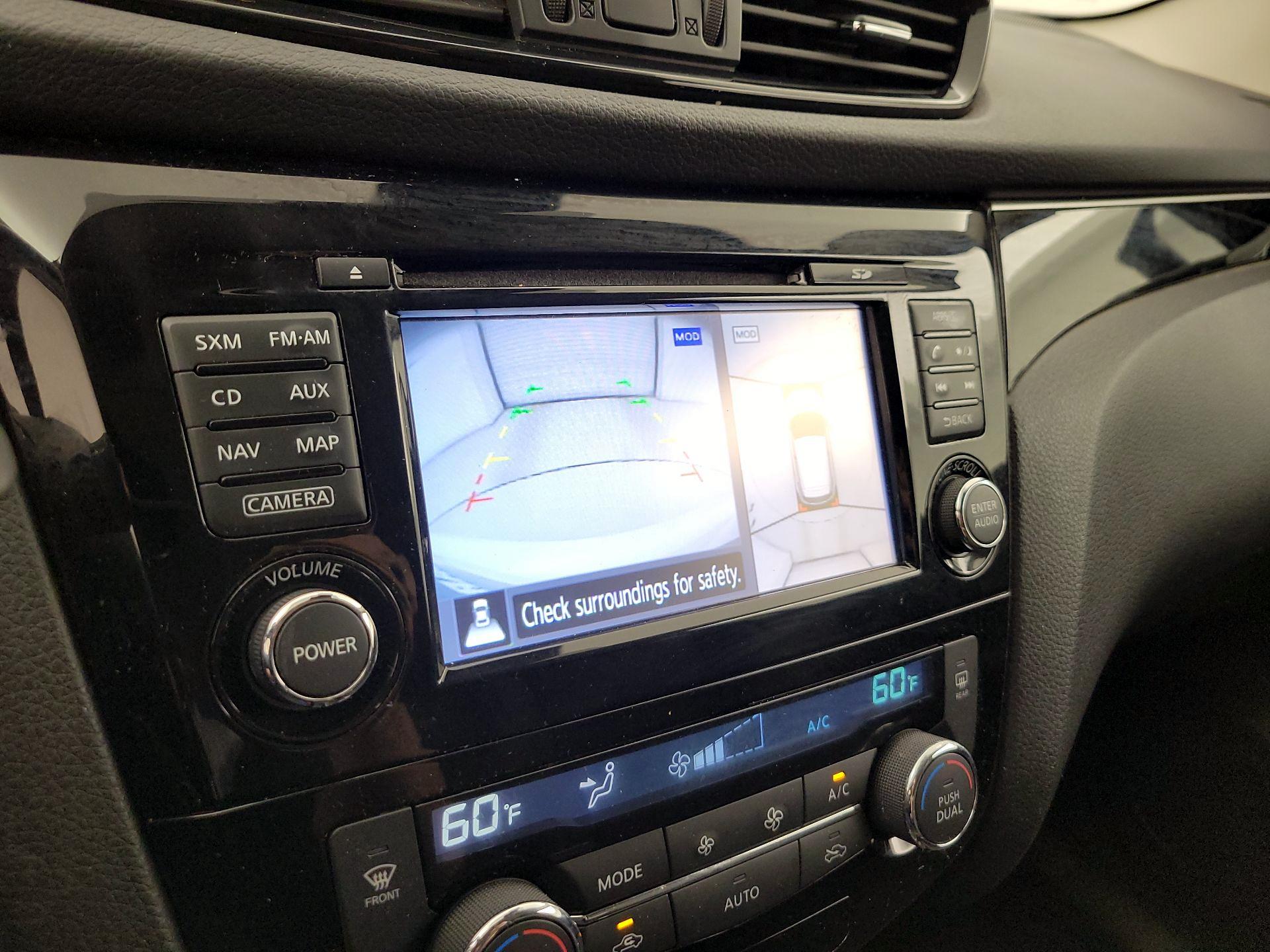 Thumbnail: 2017 Nissan Rogue Sport - 15