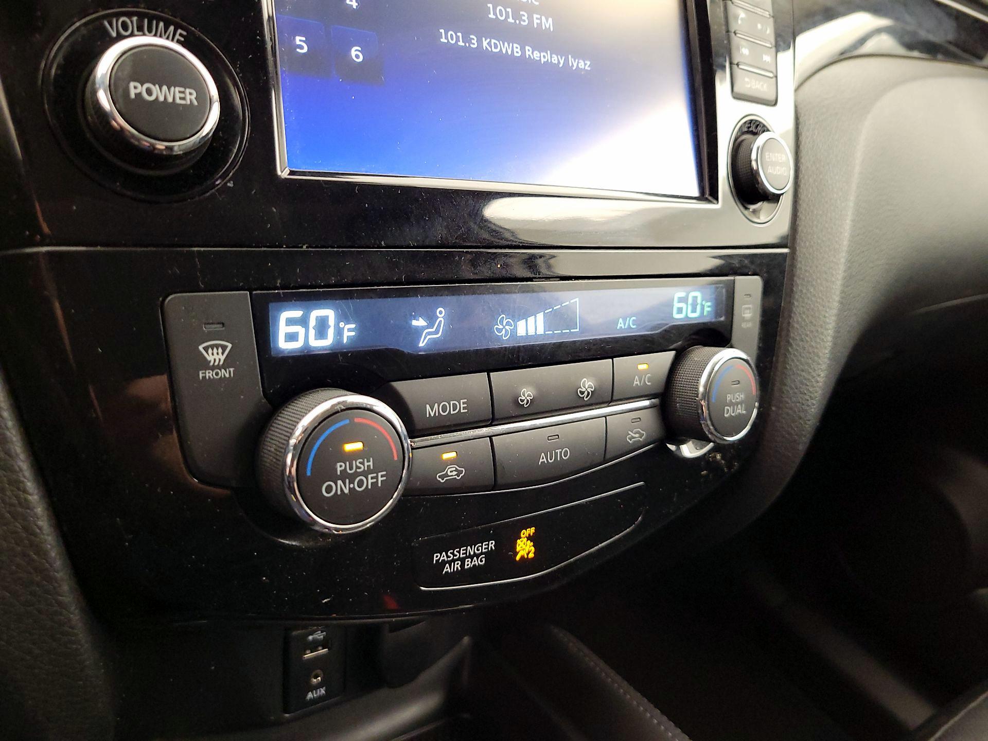 Thumbnail: 2017 Nissan Rogue Sport - 17