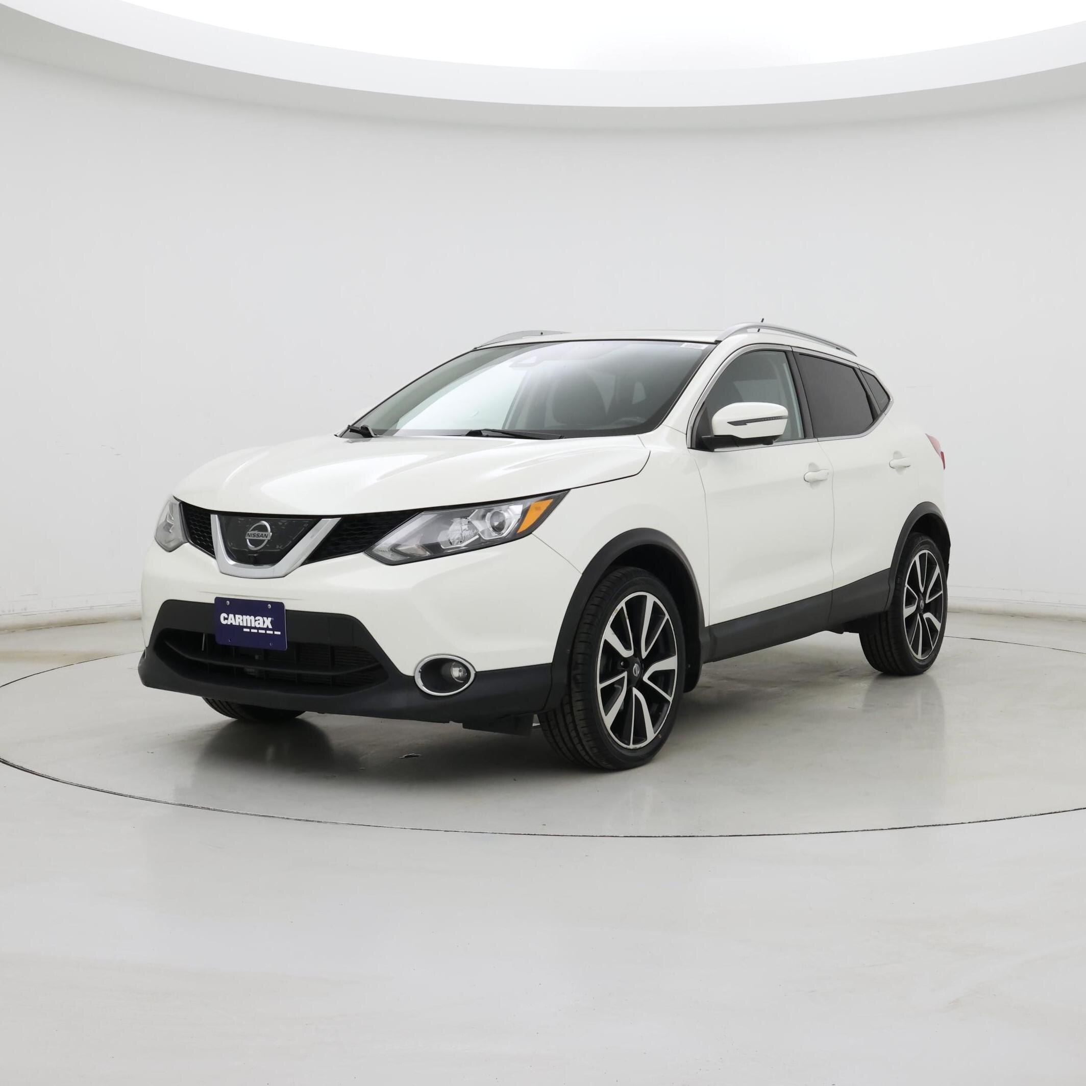 Thumbnail: 2017 Nissan Rogue Sport - 4