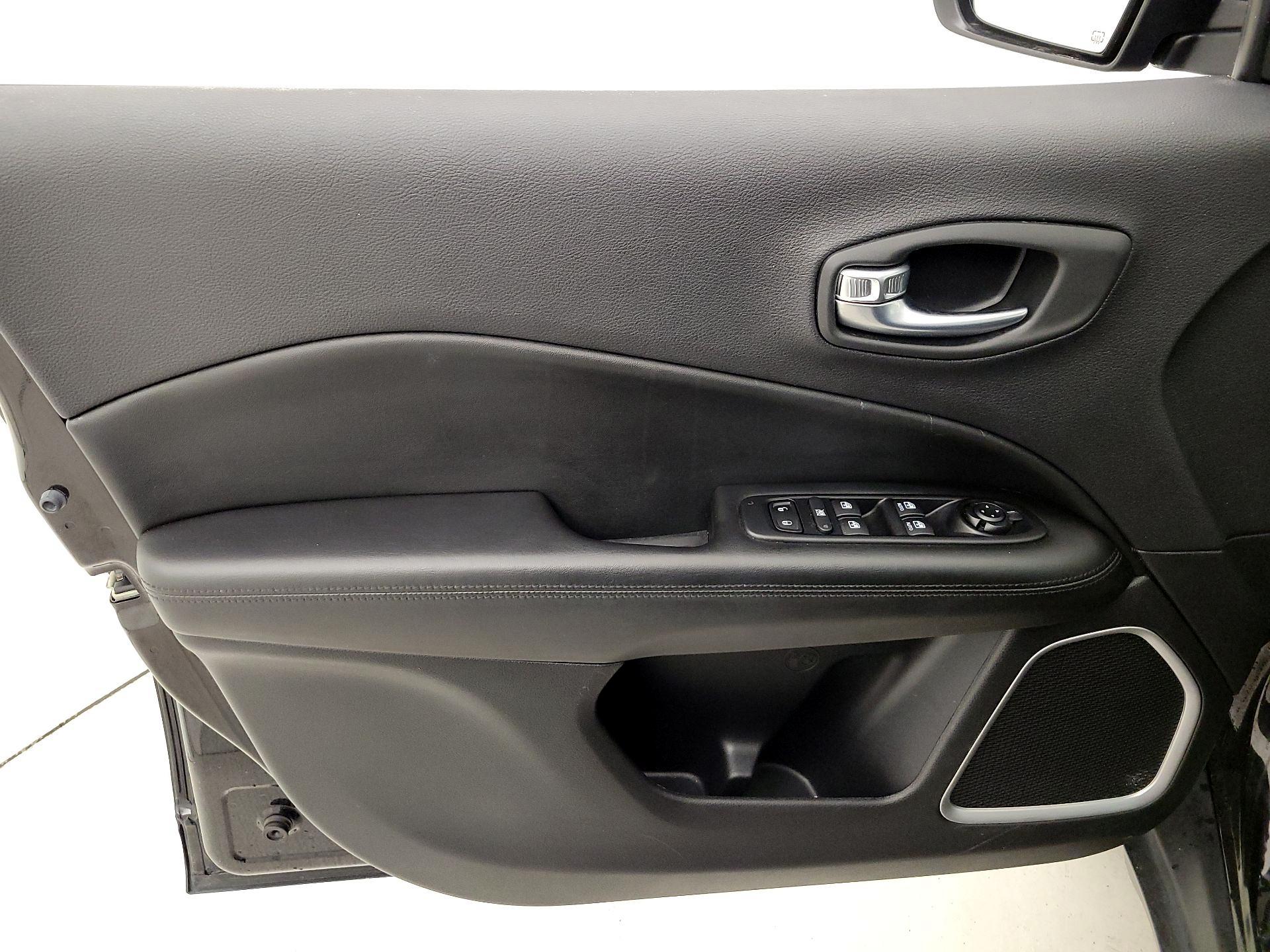 Thumbnail: 2021 Jeep Compass - 12