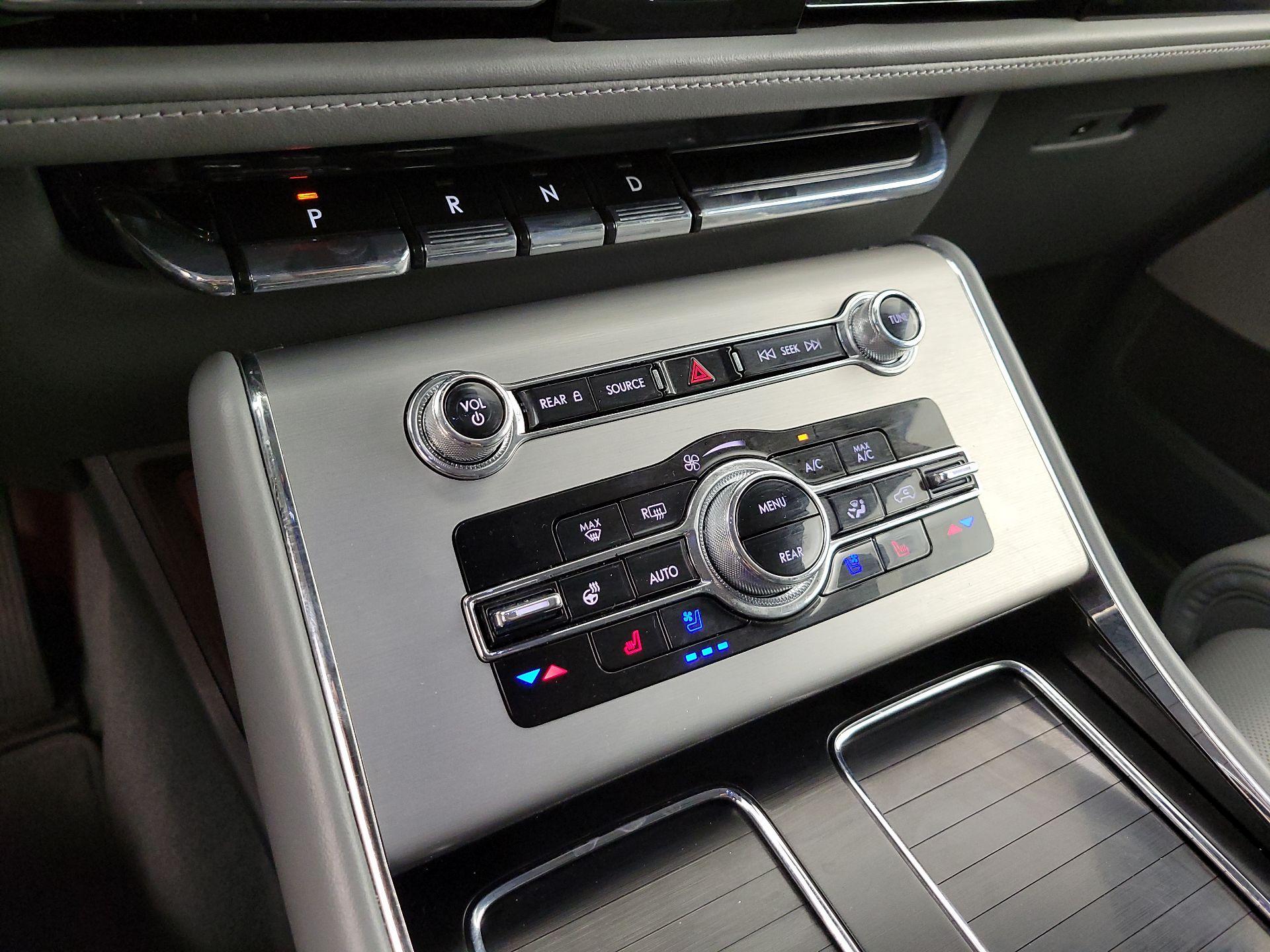 Thumbnail: 2021 Lincoln Aviator - 17