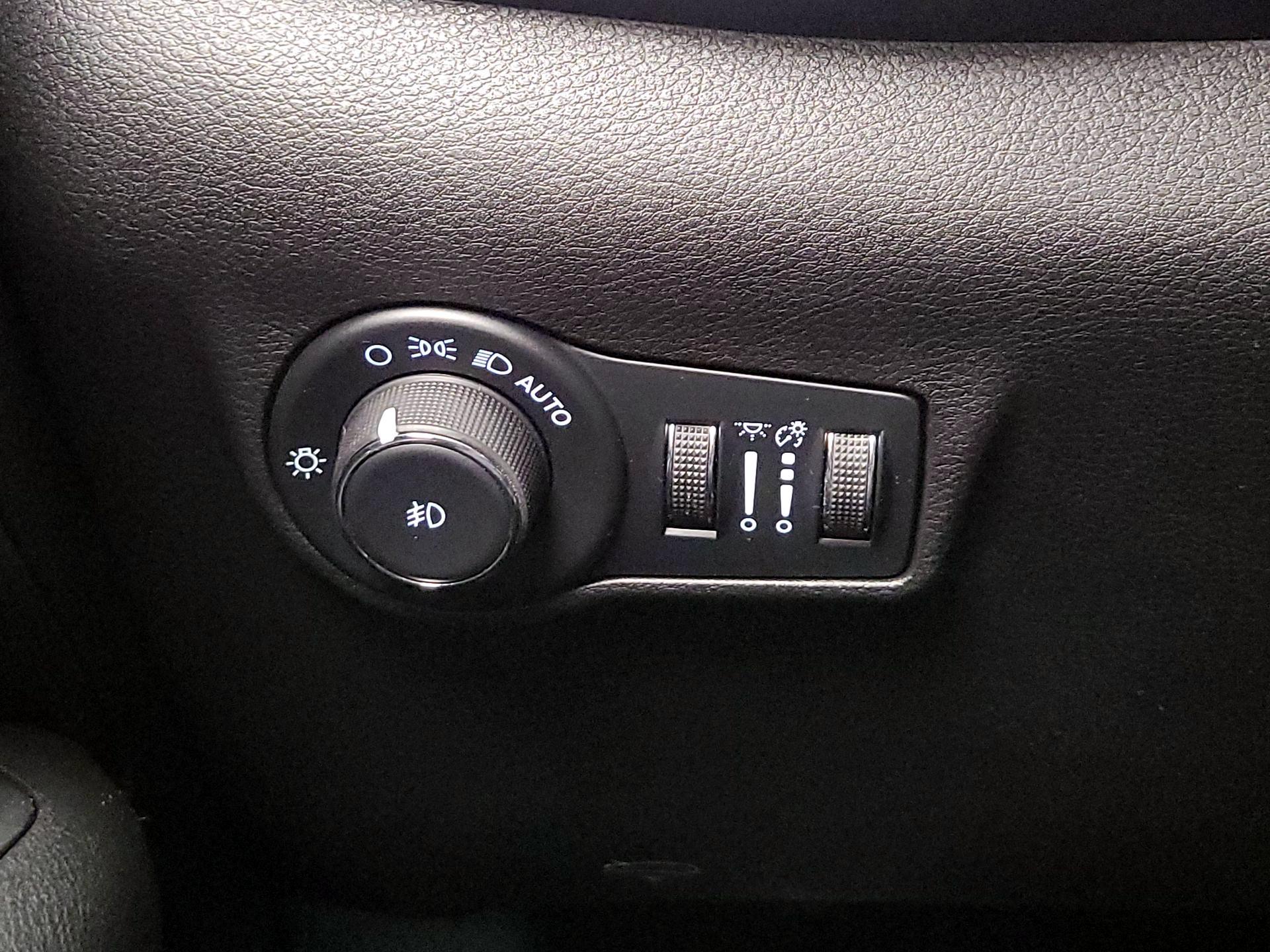 Thumbnail: 2022 Jeep Compass - 13