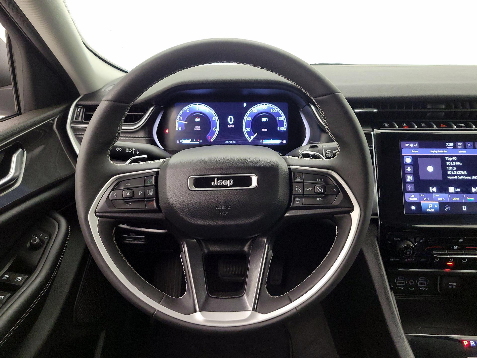 Thumbnail: 2023 Jeep Grand Cherokee - 10