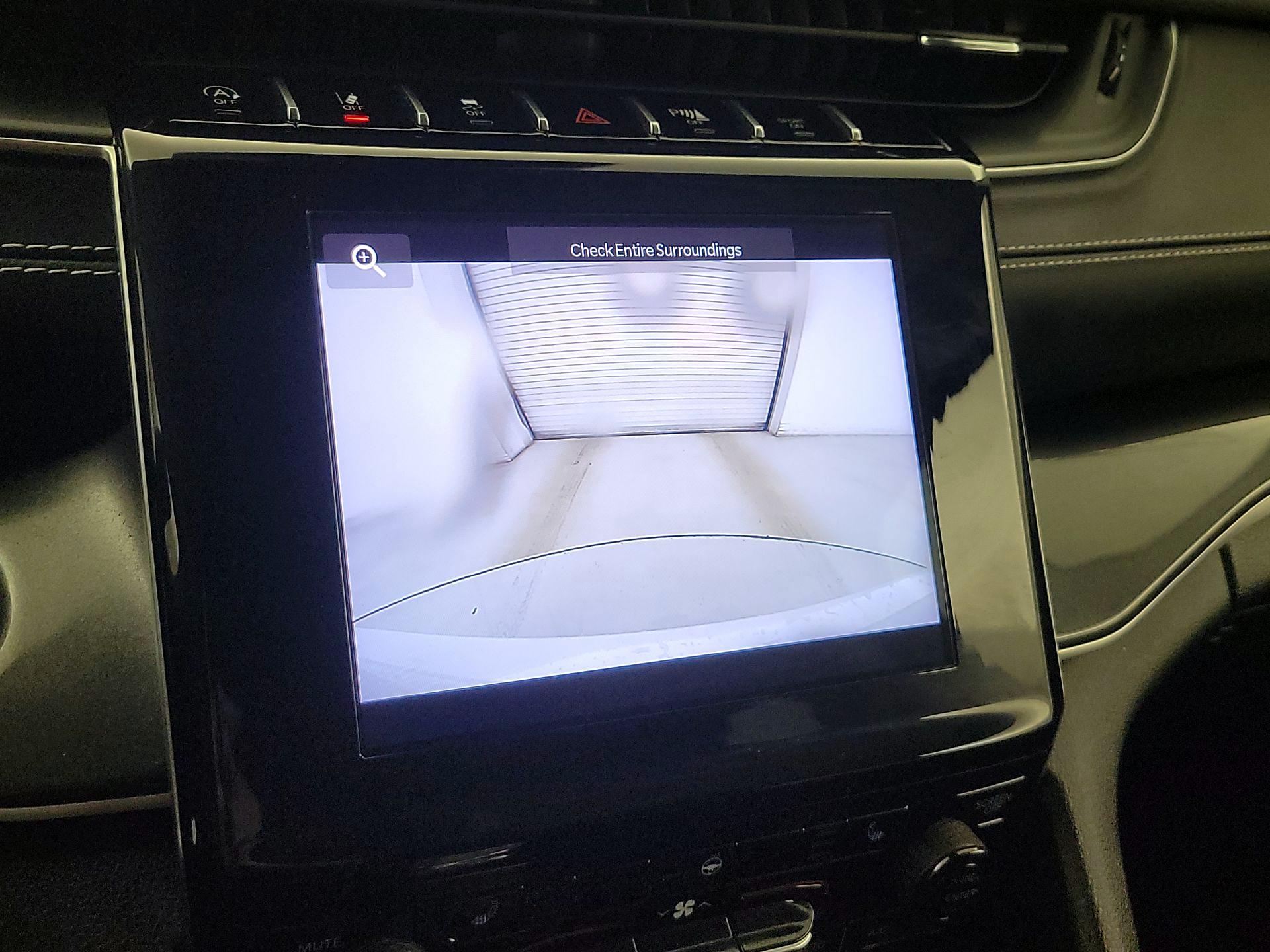 Thumbnail: 2023 Jeep Grand Cherokee - 14