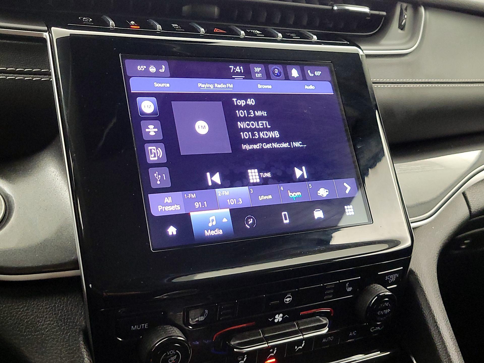 Thumbnail: 2023 Jeep Grand Cherokee - 15