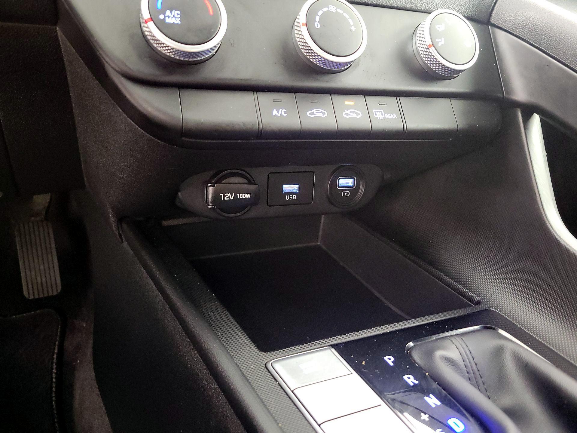 Thumbnail: 2021 Hyundai Elantra - 18