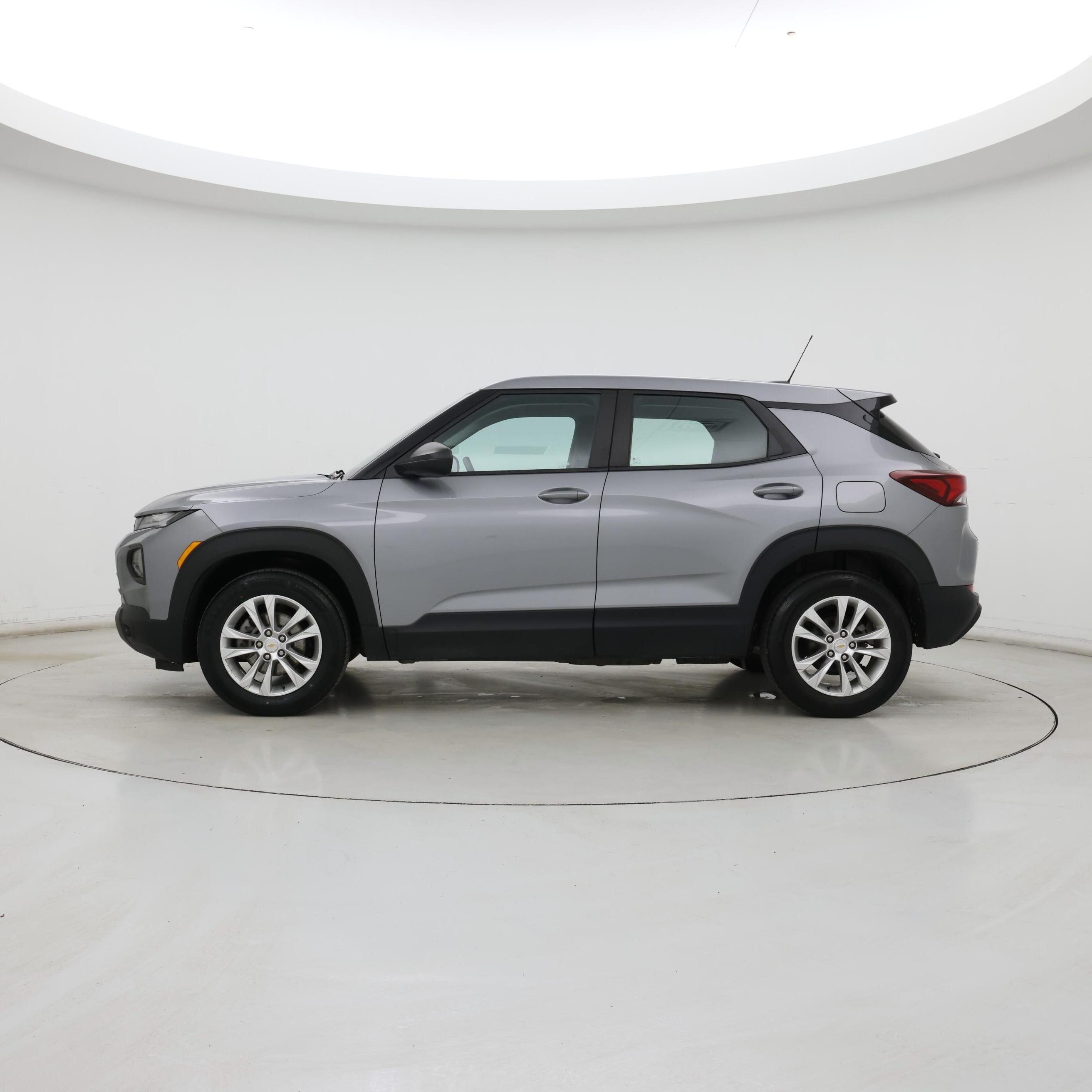 Thumbnail: 2023 Chevrolet TrailBlazer - 3