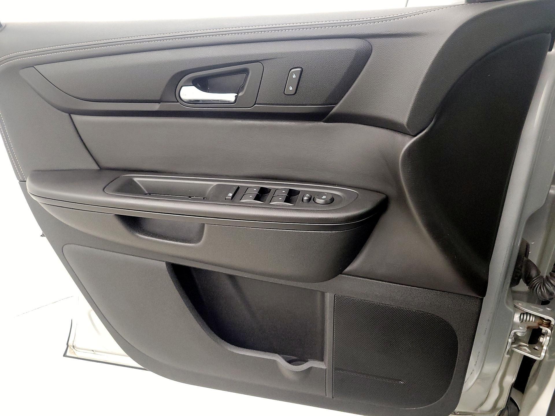 Thumbnail: 2017 Chevrolet Traverse - 12