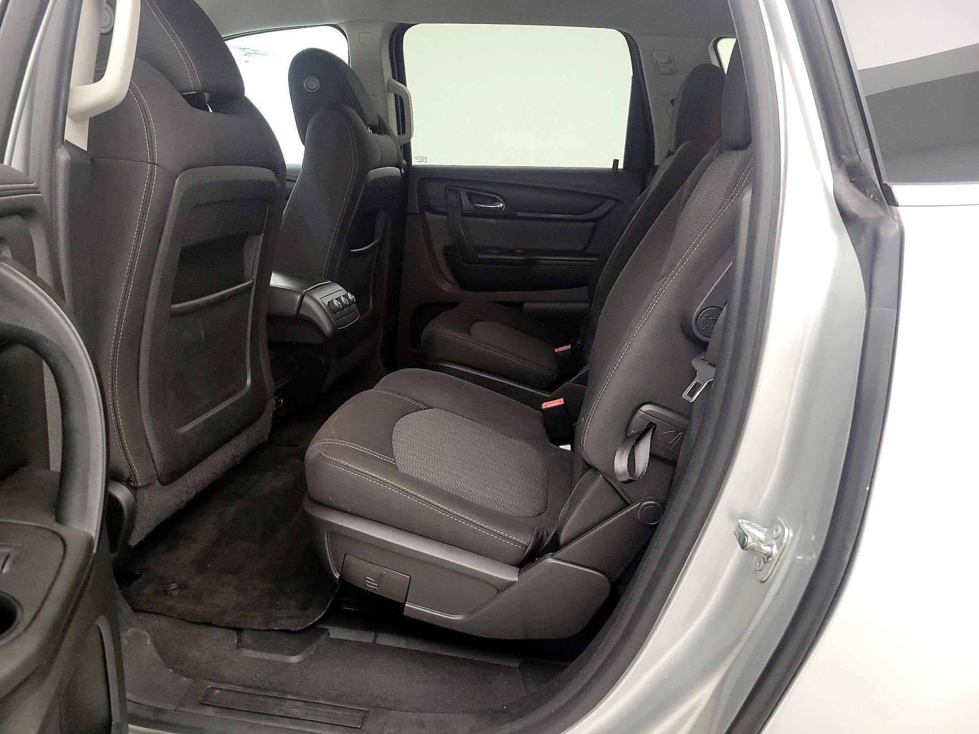 Thumbnail: 2017 Chevrolet Traverse - 19