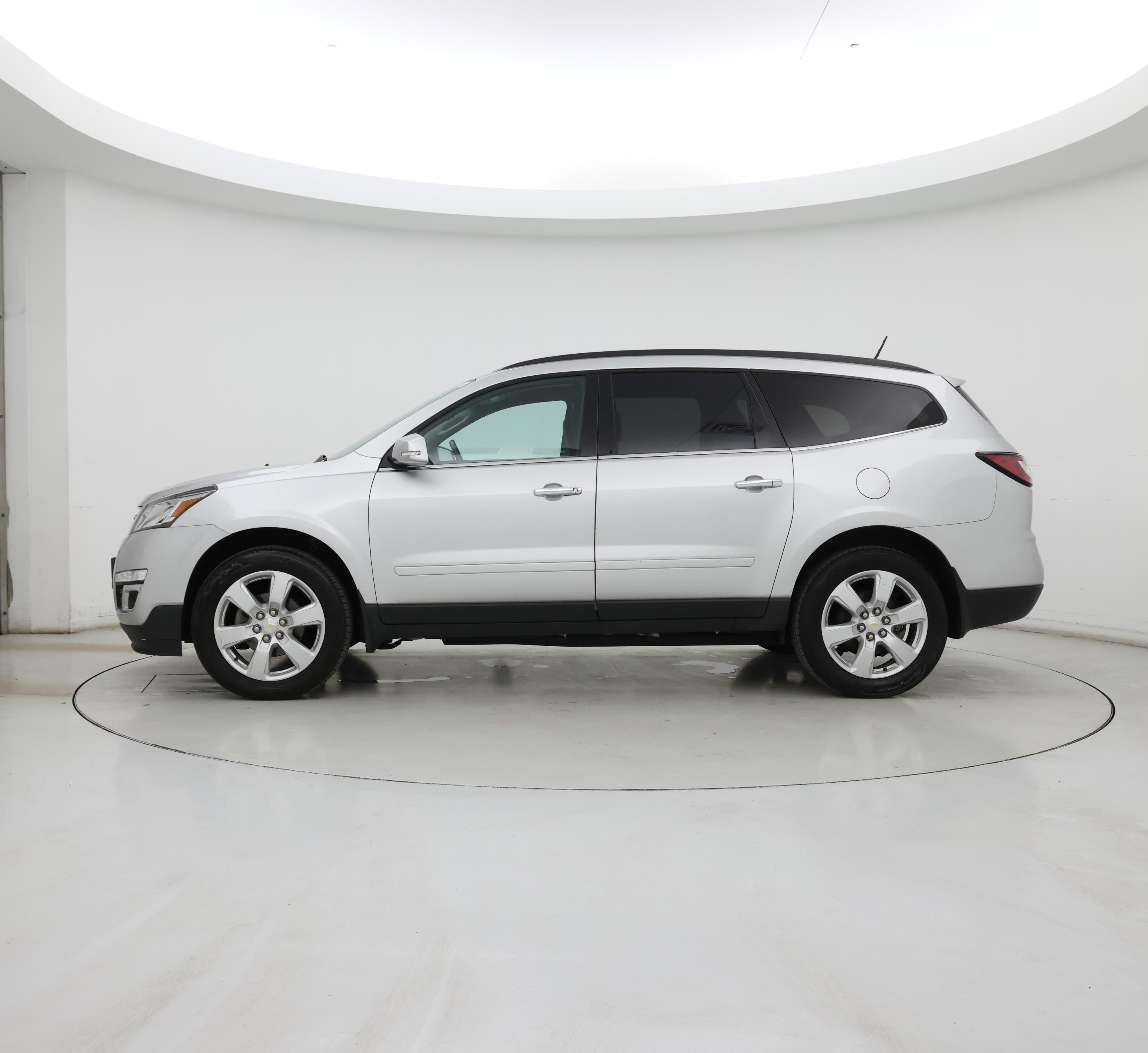 Thumbnail: 2017 Chevrolet Traverse - 3