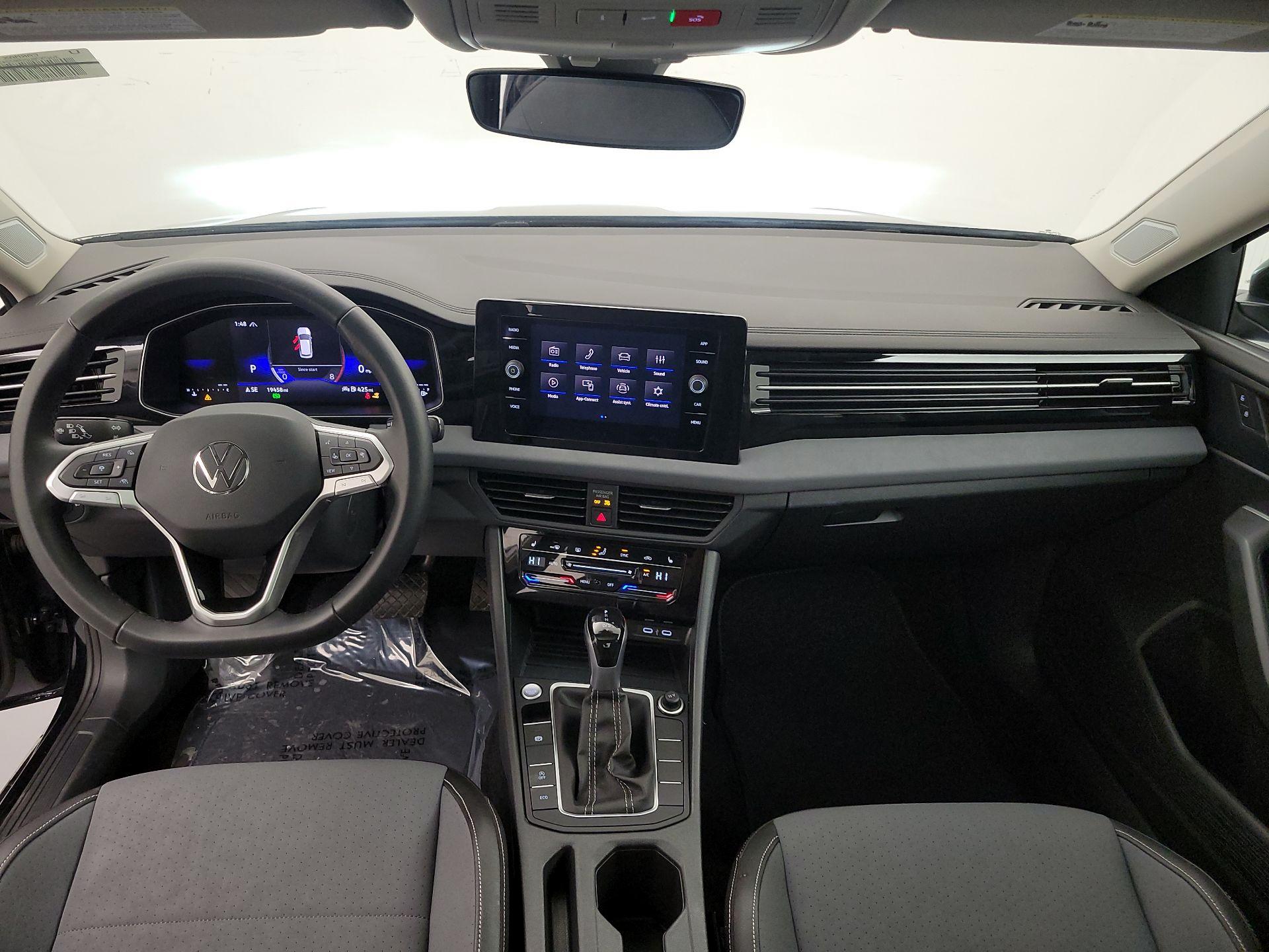 Thumbnail: 2025 Volkswagen Jetta - 9