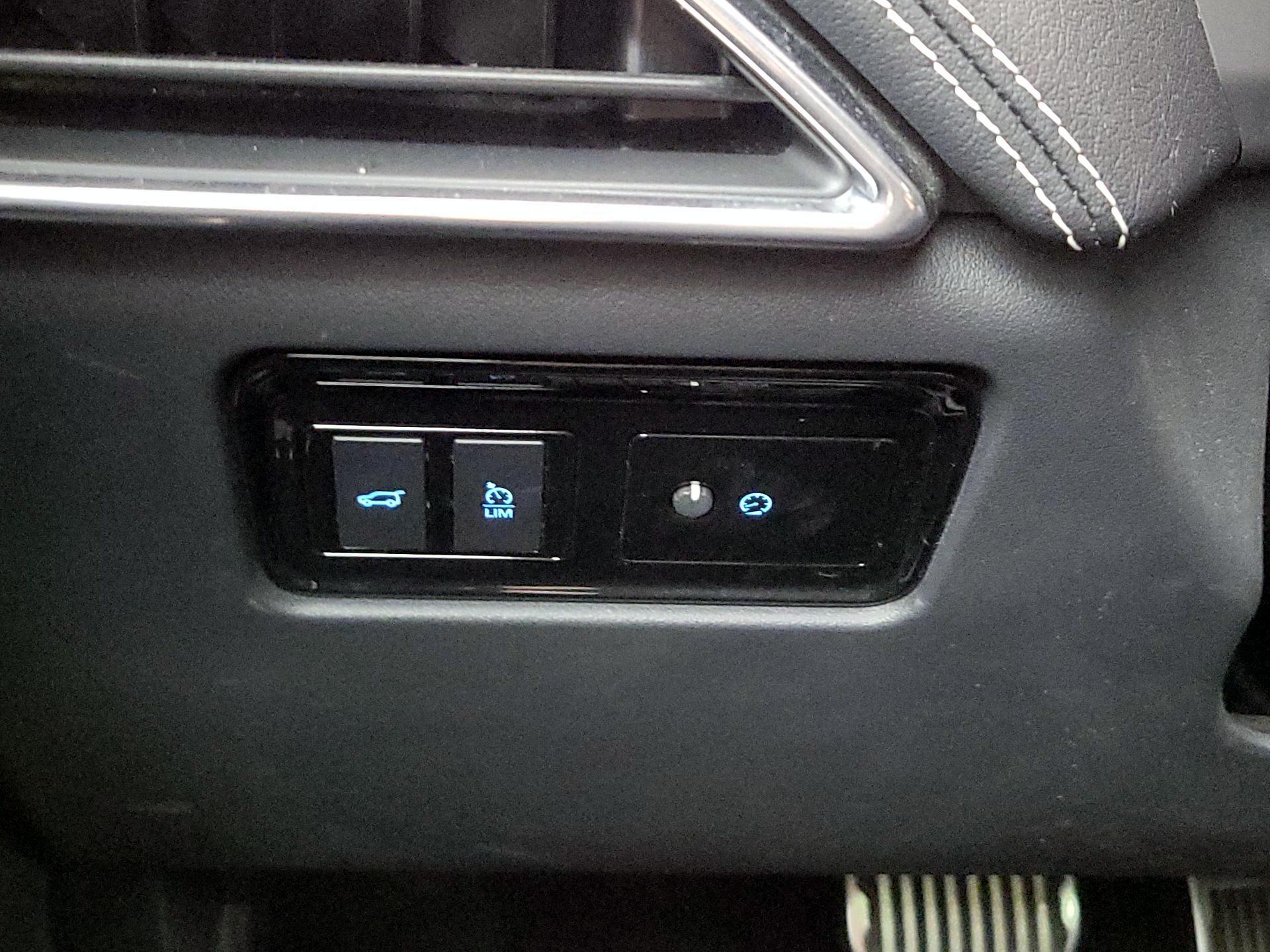 Thumbnail: 2020 Jaguar F-Pace - 13