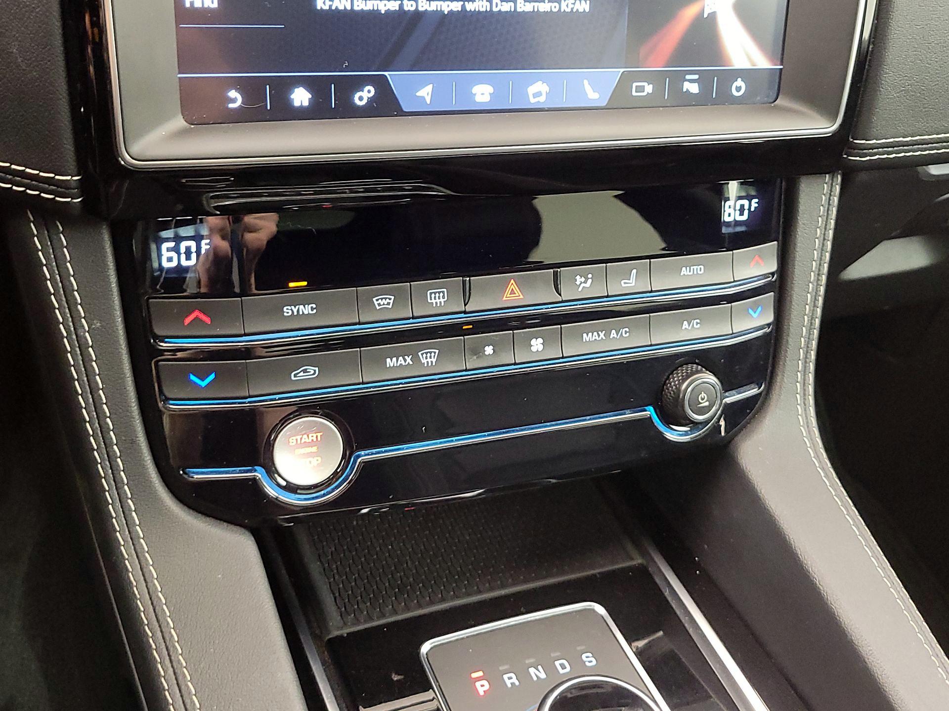 Thumbnail: 2020 Jaguar F-Pace - 17