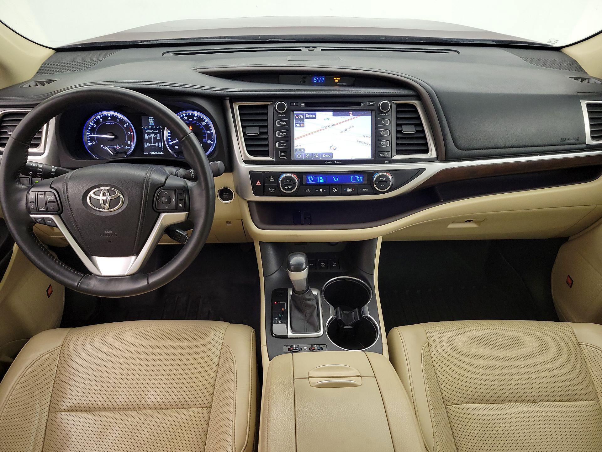 Thumbnail: 2015 Toyota Highlander - 9