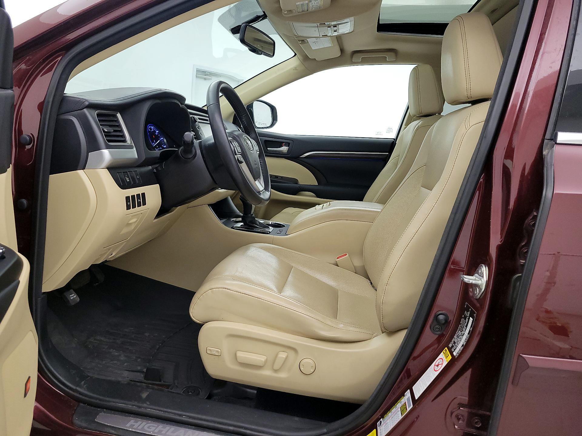 Thumbnail: 2015 Toyota Highlander - 11