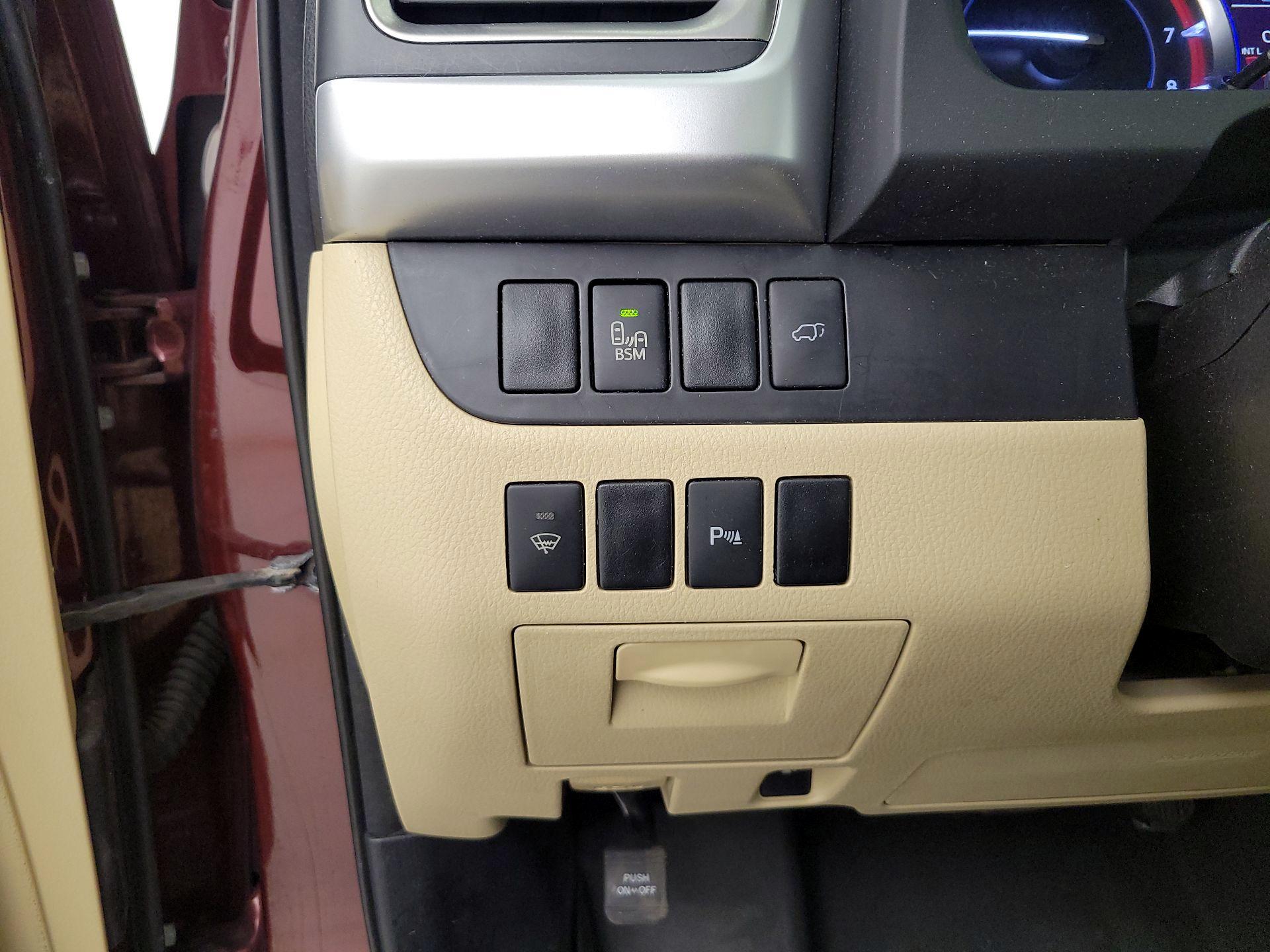 Thumbnail: 2015 Toyota Highlander - 13