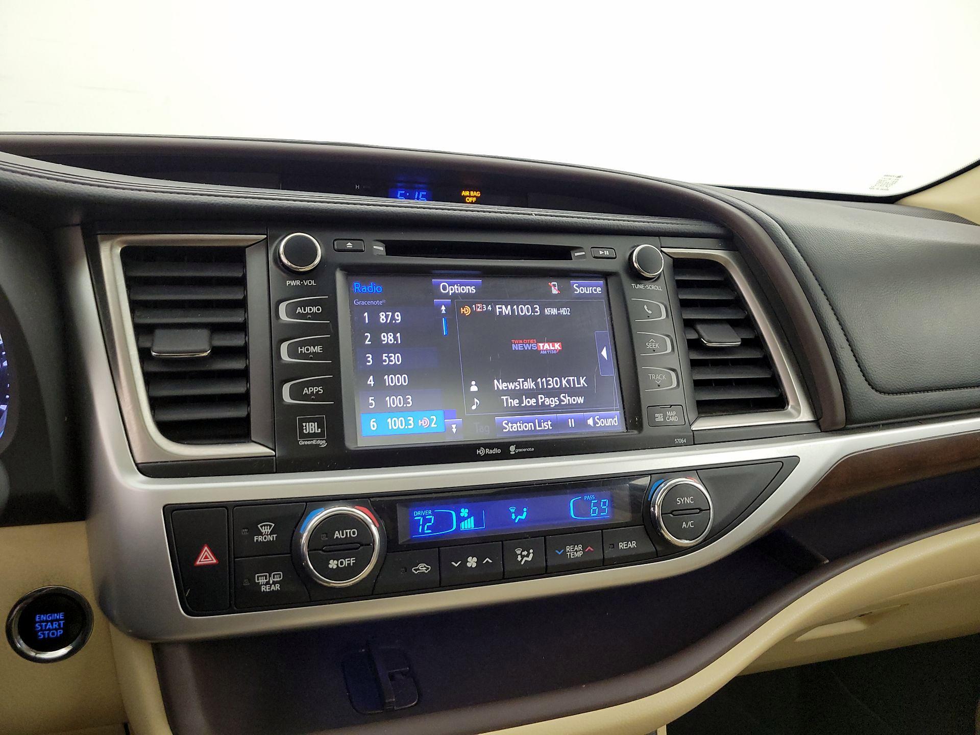 Thumbnail: 2015 Toyota Highlander - 16