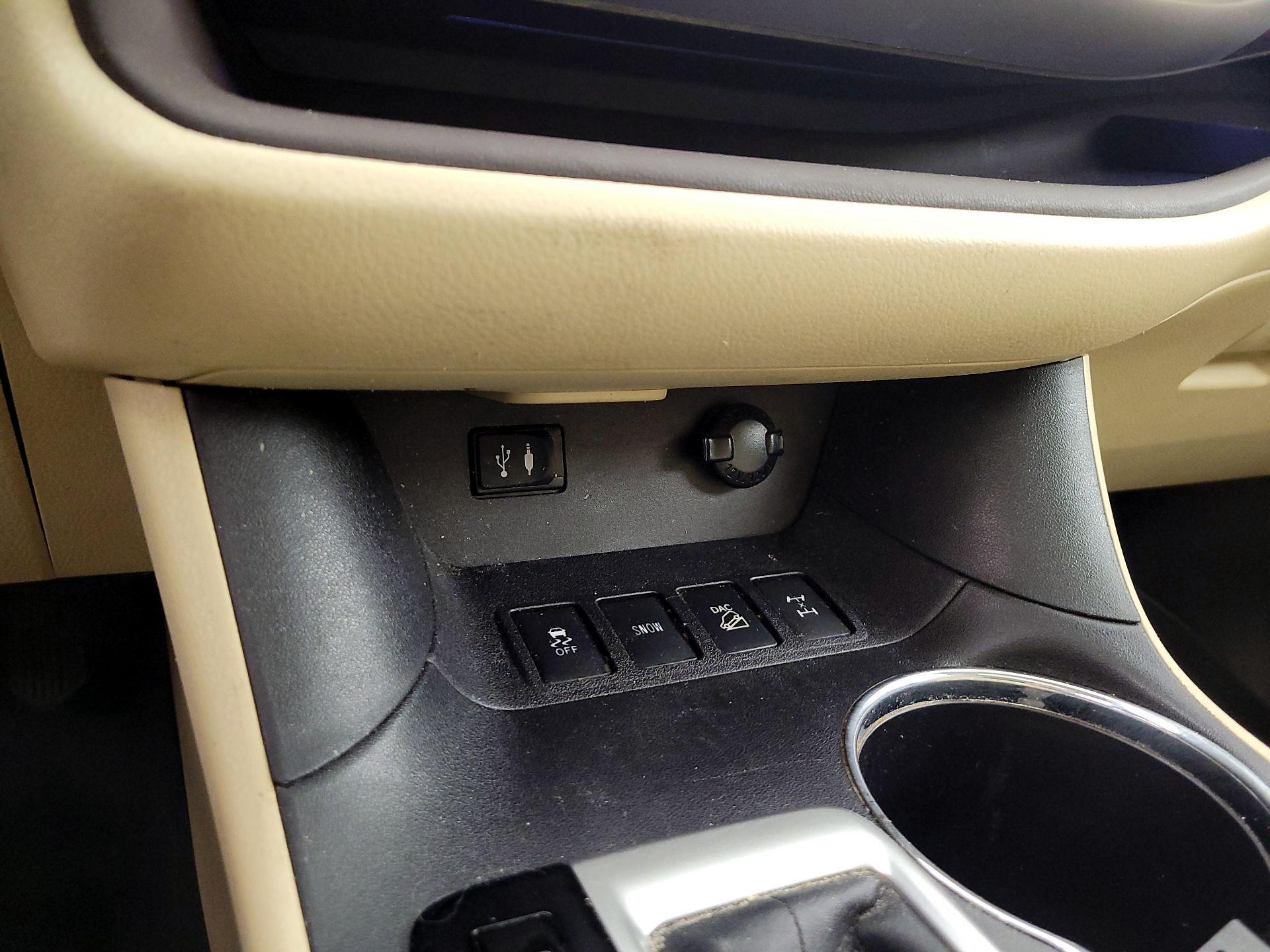 Thumbnail: 2015 Toyota Highlander - 19