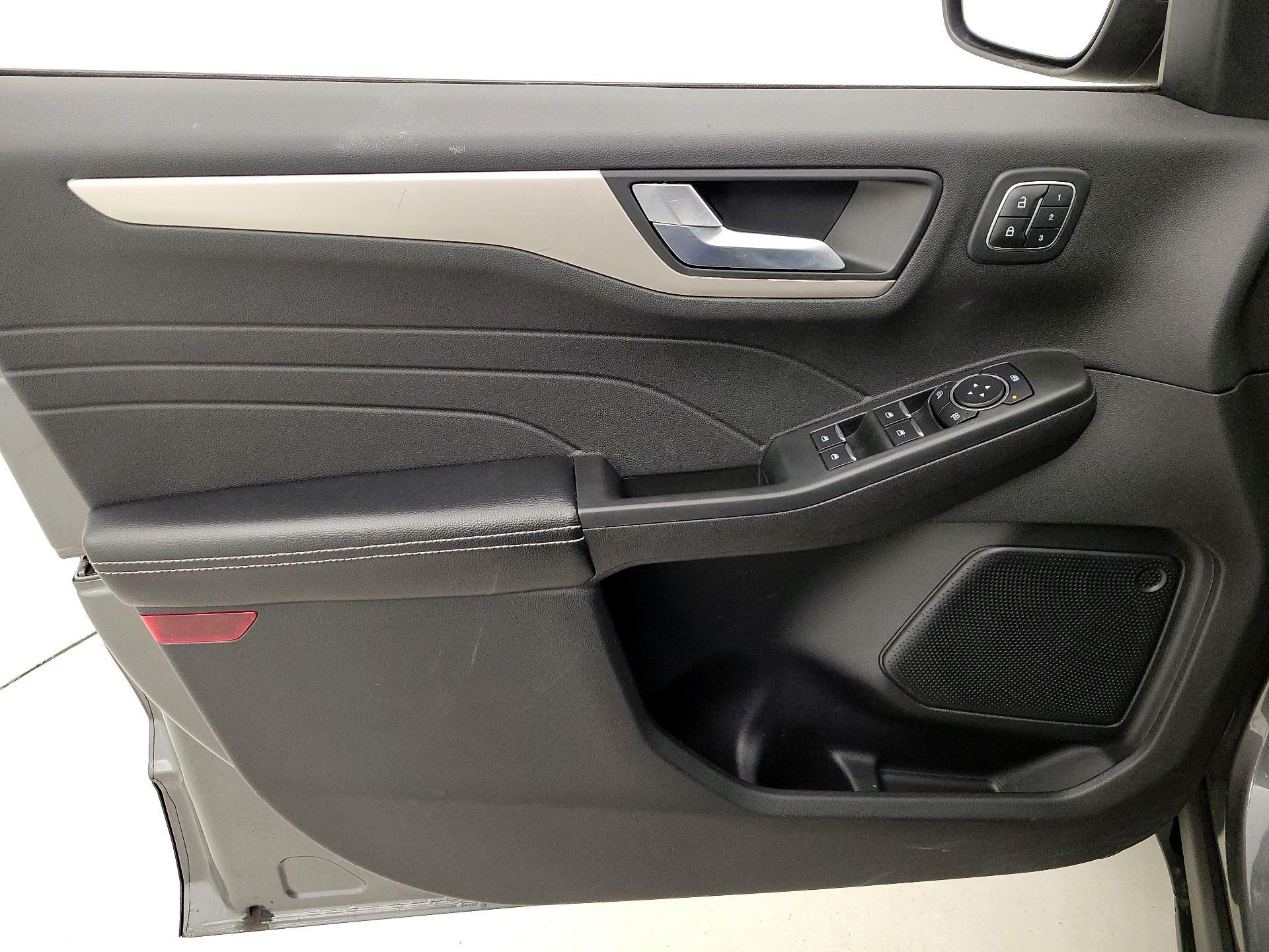 Thumbnail: 2022 Ford Escape - 12