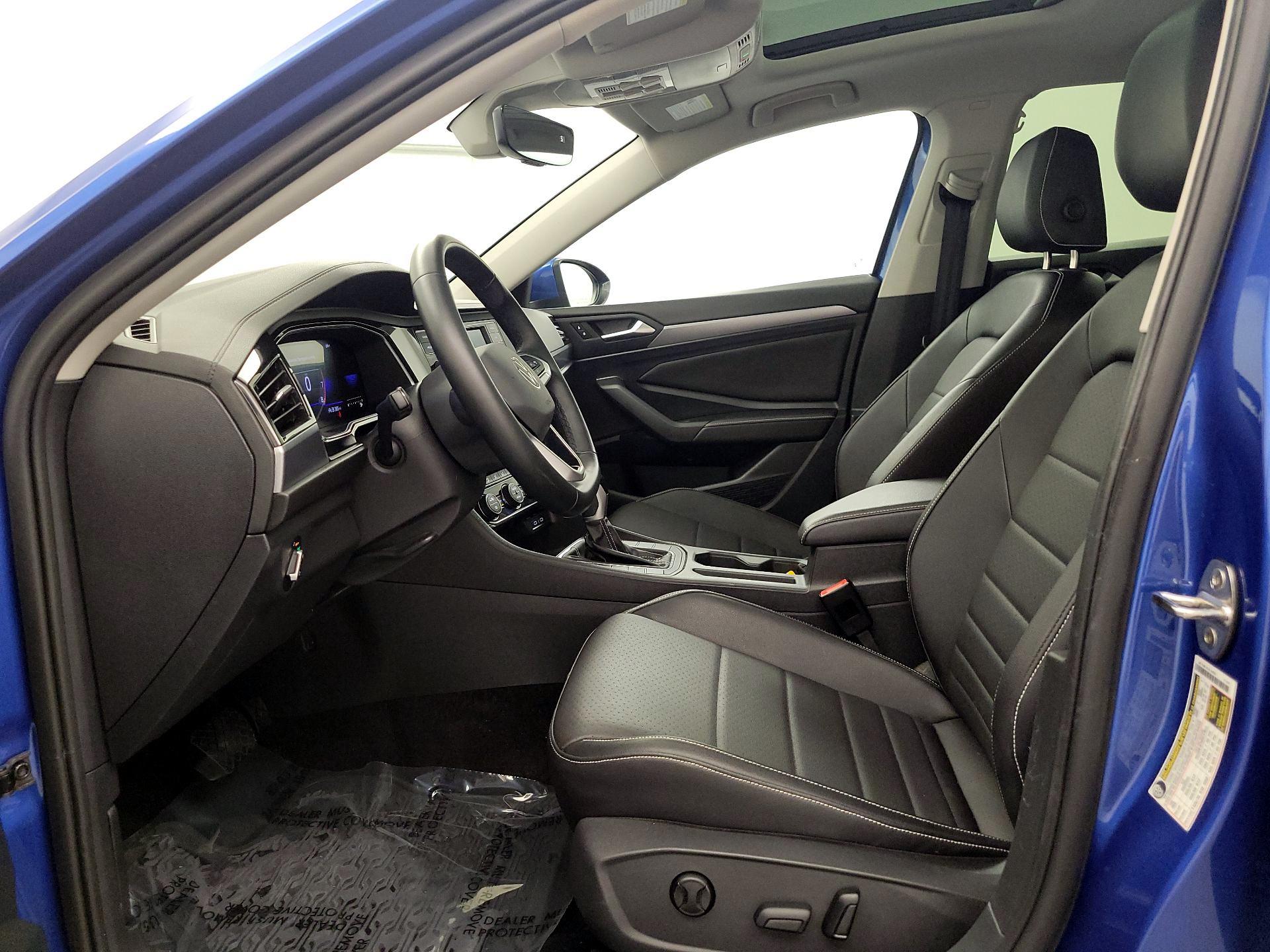 Thumbnail: 2023 Volkswagen Jetta - 11