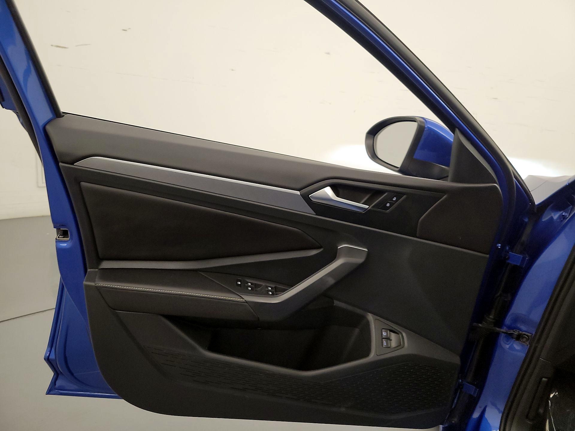 Thumbnail: 2023 Volkswagen Jetta - 12