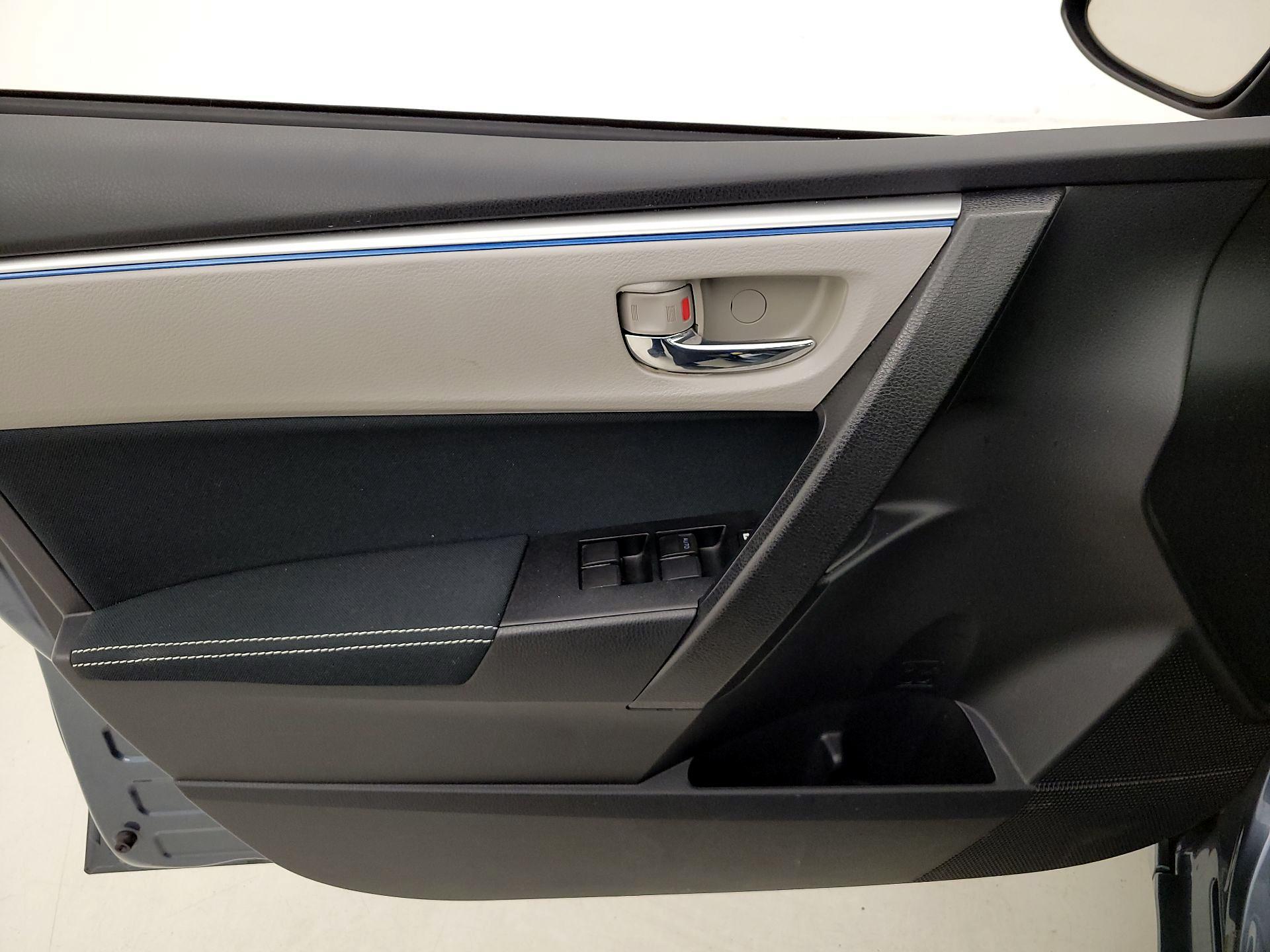 Thumbnail: 2016 Toyota Corolla - 12