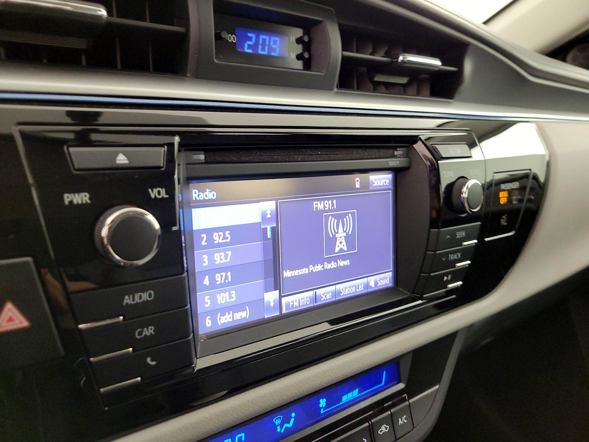 Thumbnail: 2016 Toyota Corolla - 15