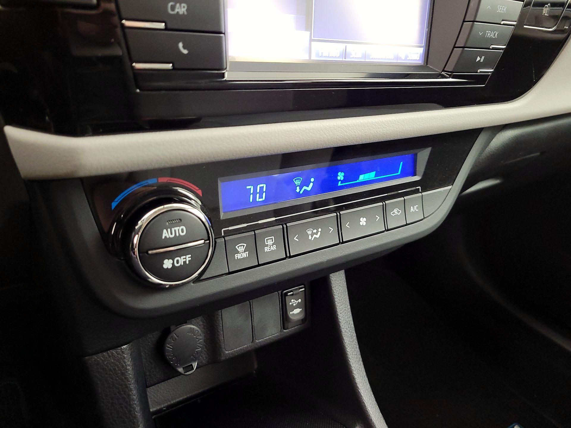 Thumbnail: 2016 Toyota Corolla - 16