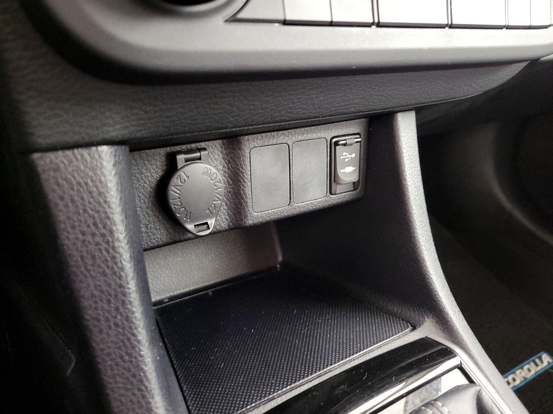 Thumbnail: 2016 Toyota Corolla - 18