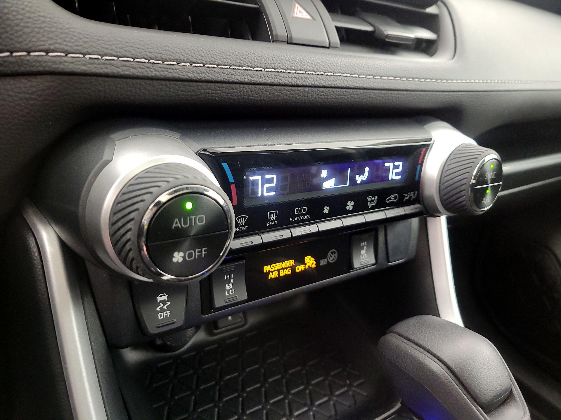 Thumbnail: 2022 Toyota RAV4 - 16