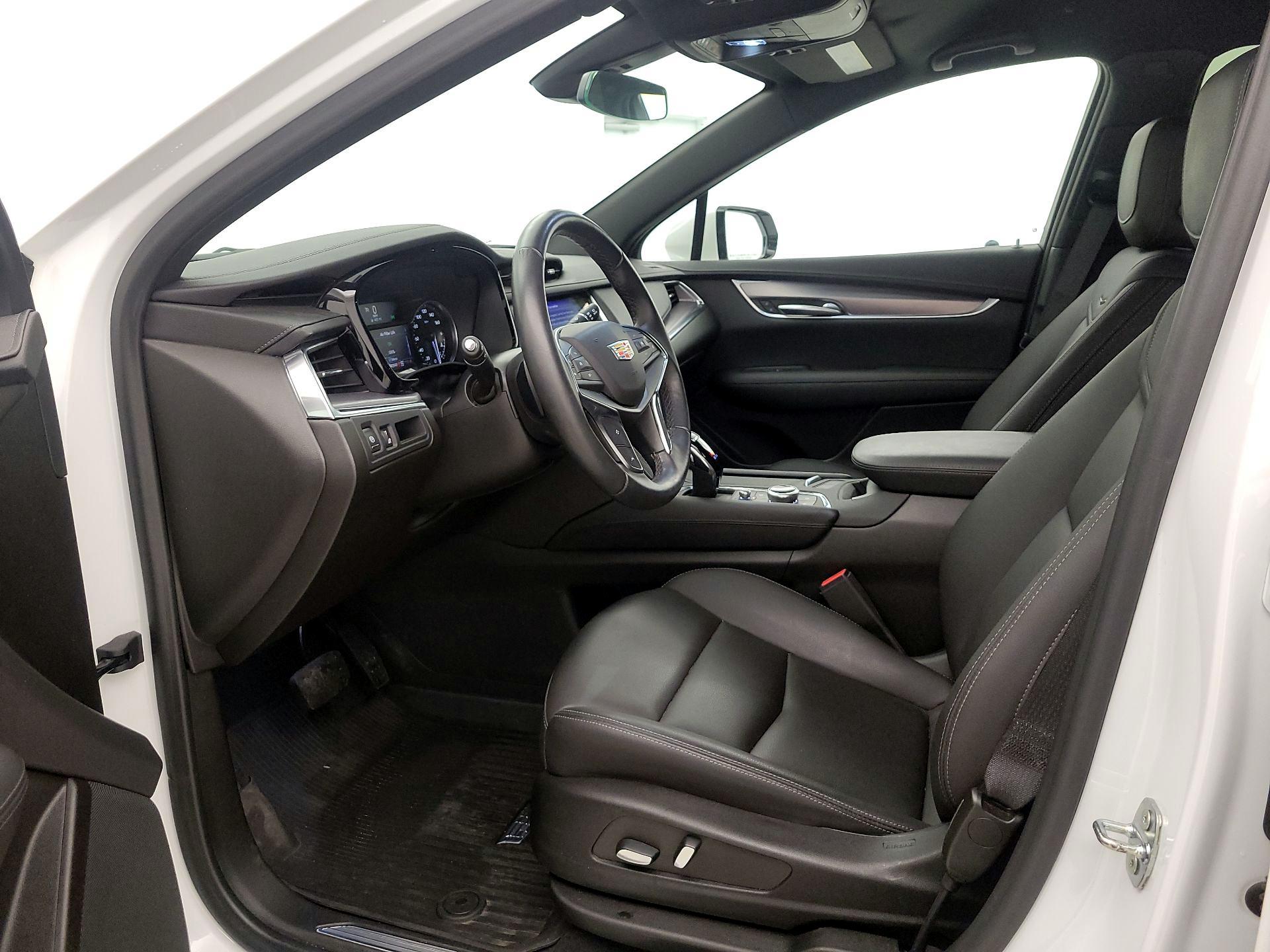 Thumbnail: 2023 Cadillac XT5 - 11