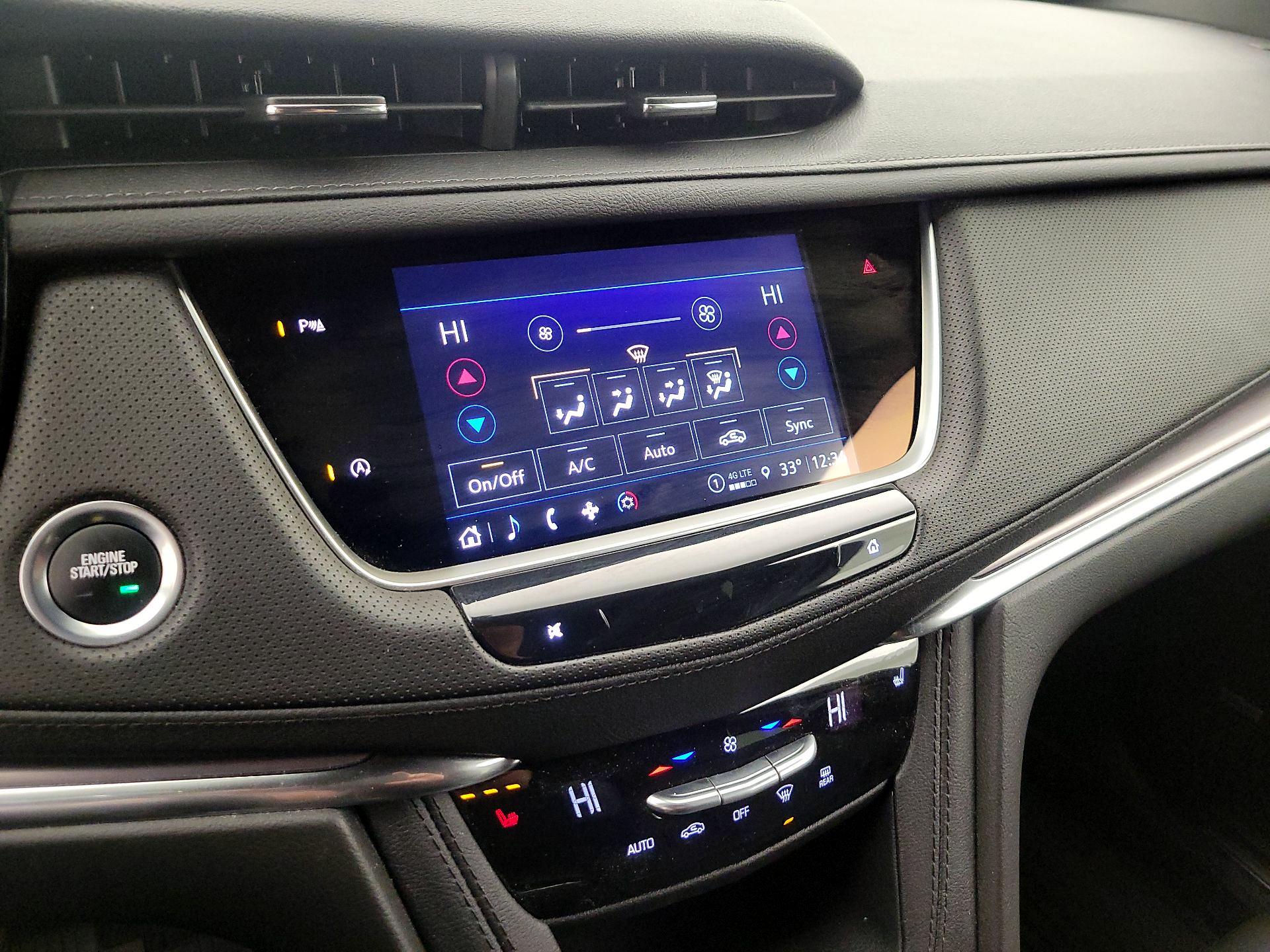 Thumbnail: 2023 Cadillac XT5 - 17