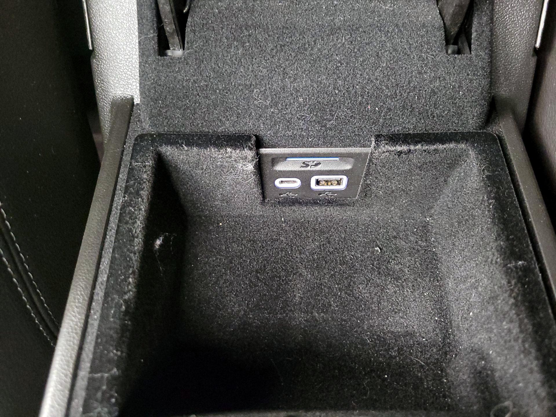 Thumbnail: 2023 Cadillac XT5 - 19