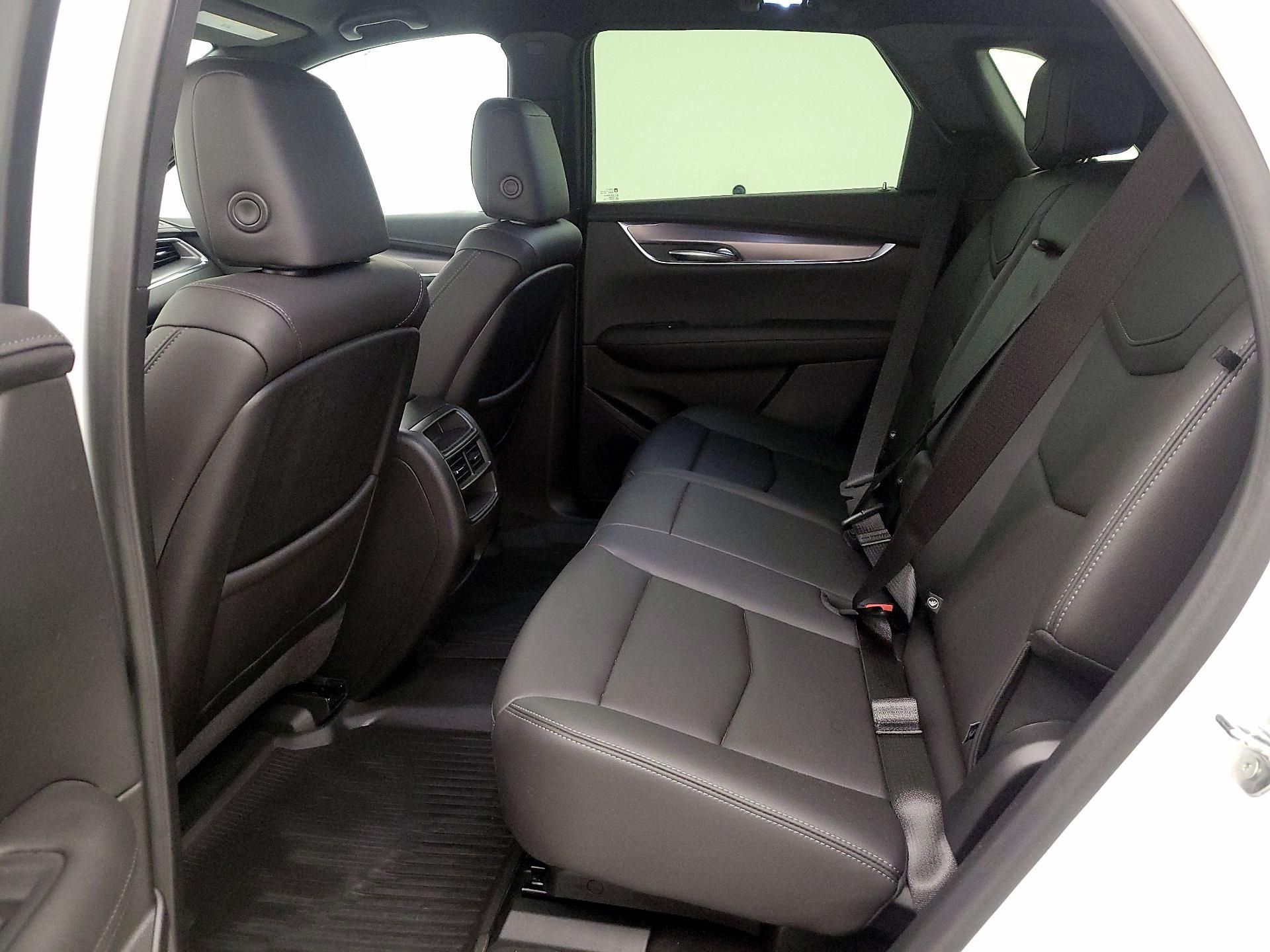 Thumbnail: 2023 Cadillac XT5 - 20