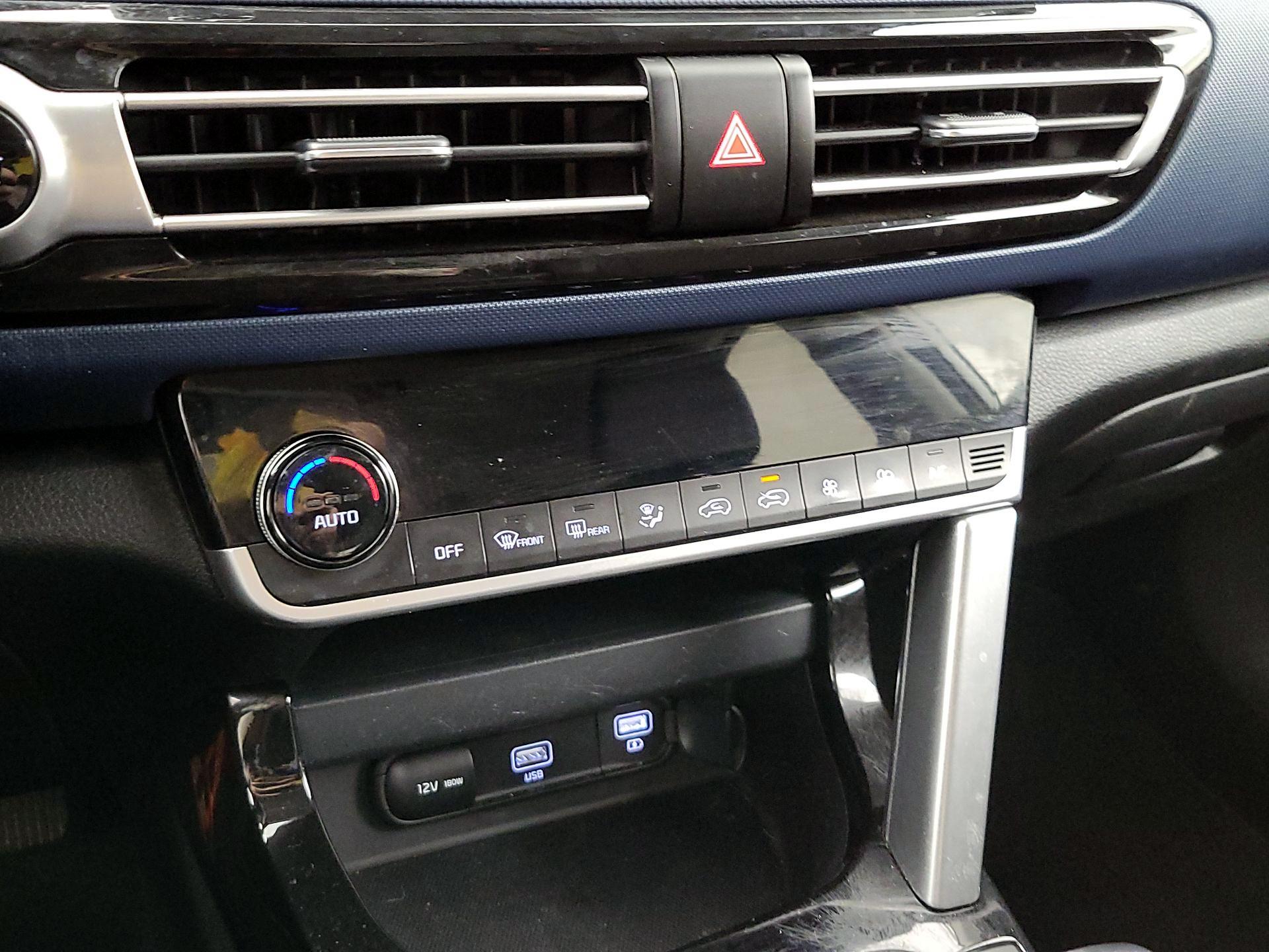 Thumbnail: 2023 Kia Seltos - 17