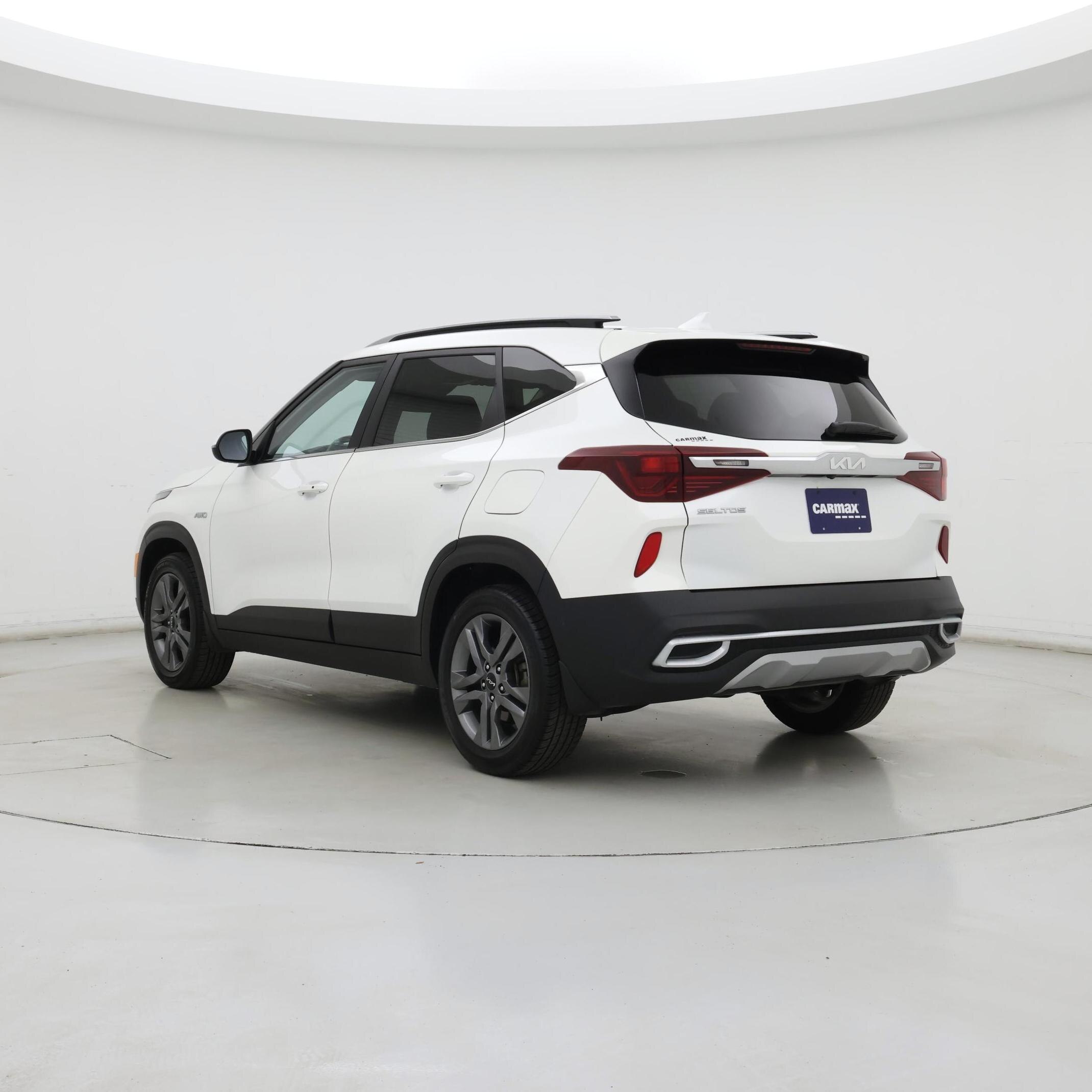 Thumbnail: 2023 Kia Seltos - 2