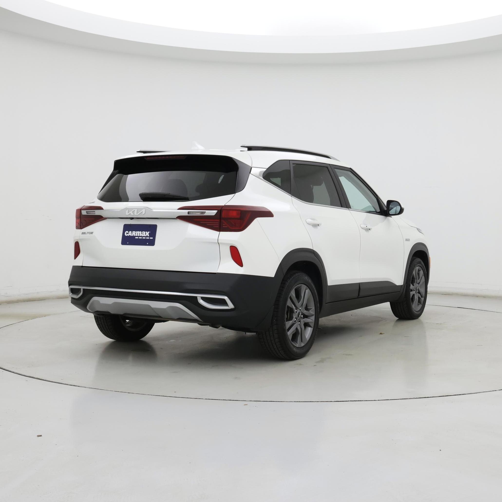 Thumbnail: 2023 Kia Seltos - 8