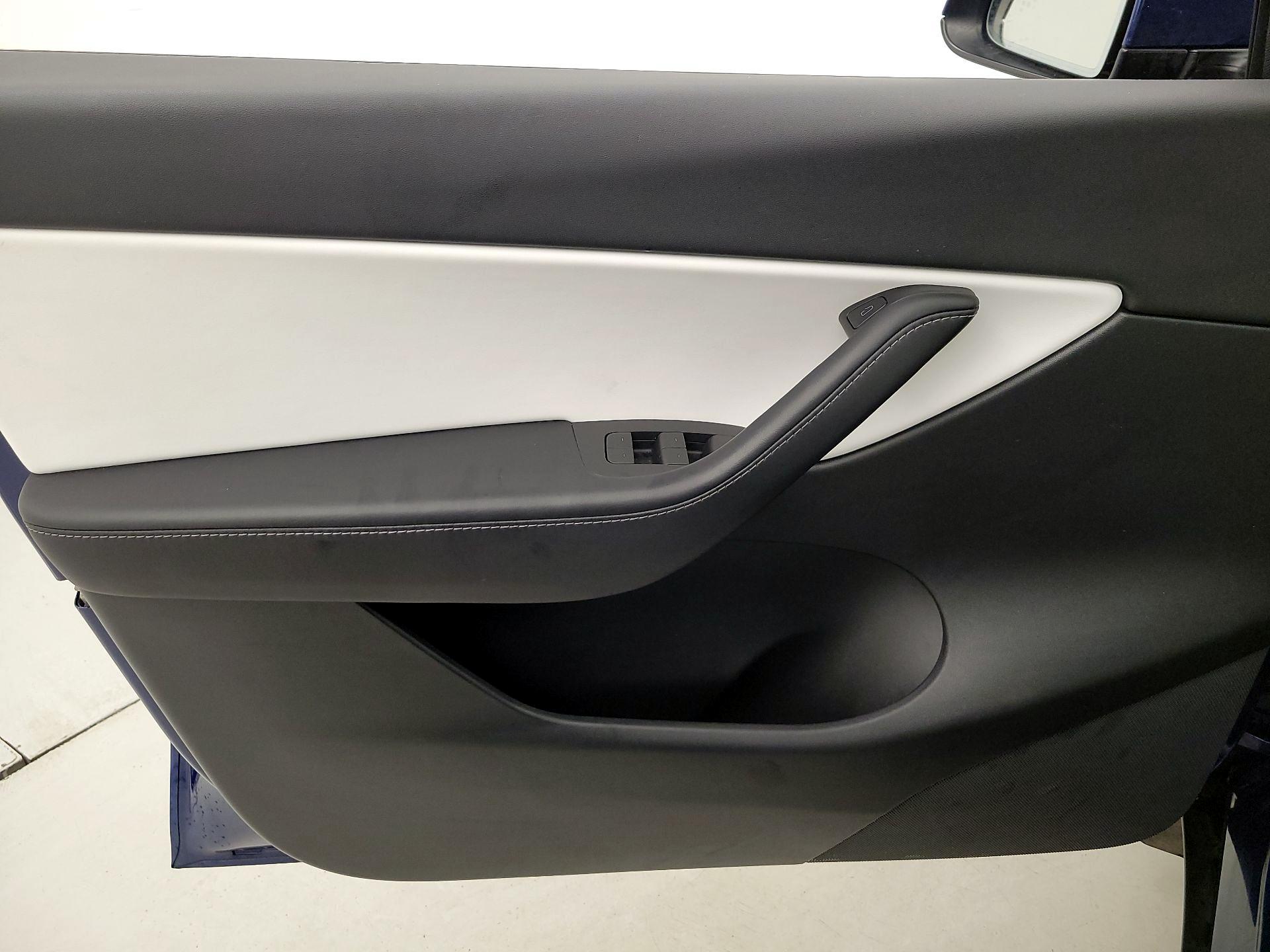 Thumbnail: 2021 Tesla Model Y - 12