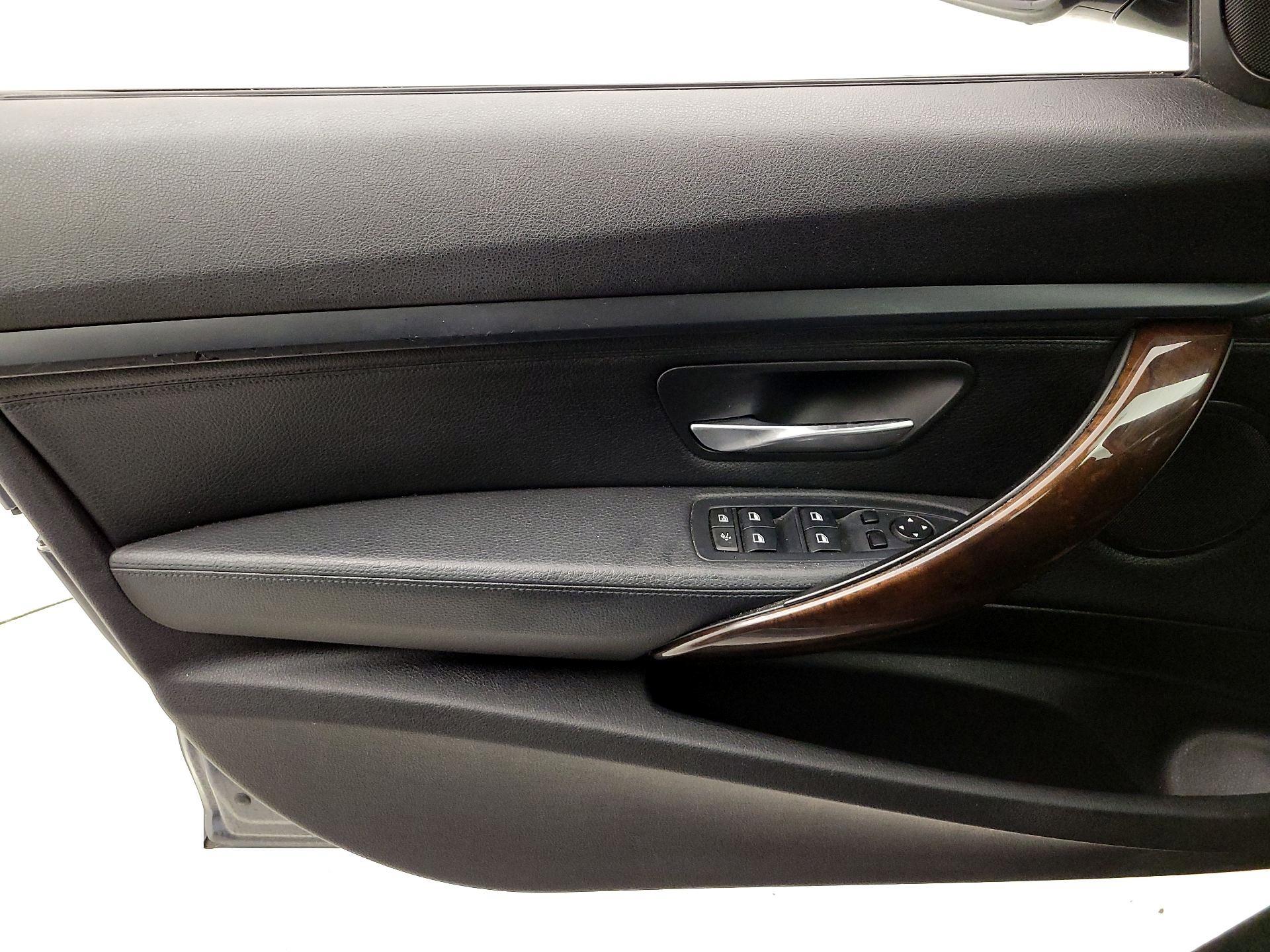 Thumbnail: 2015 BMW 3 Series - 12