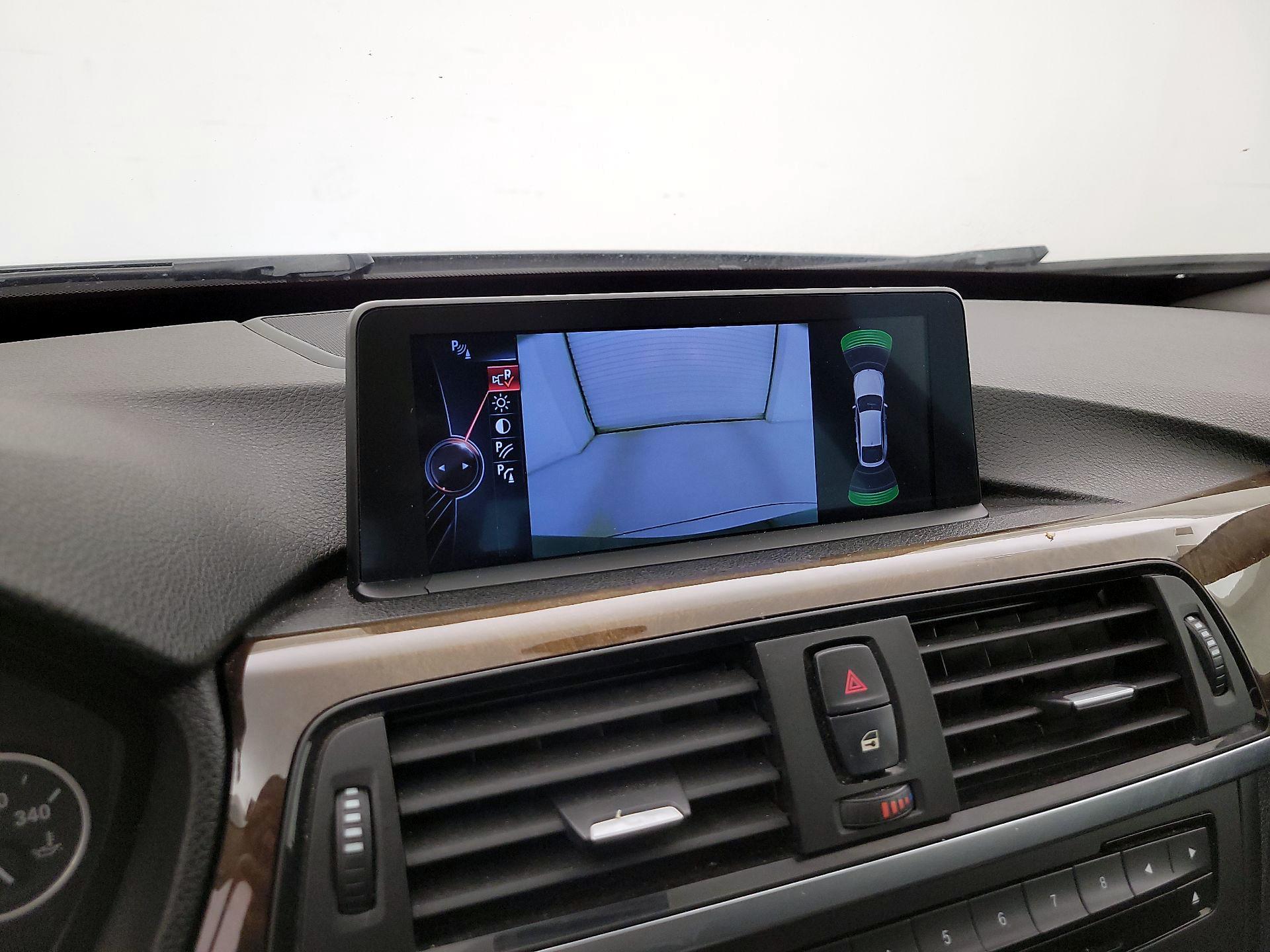 Thumbnail: 2015 BMW 3 Series - 15