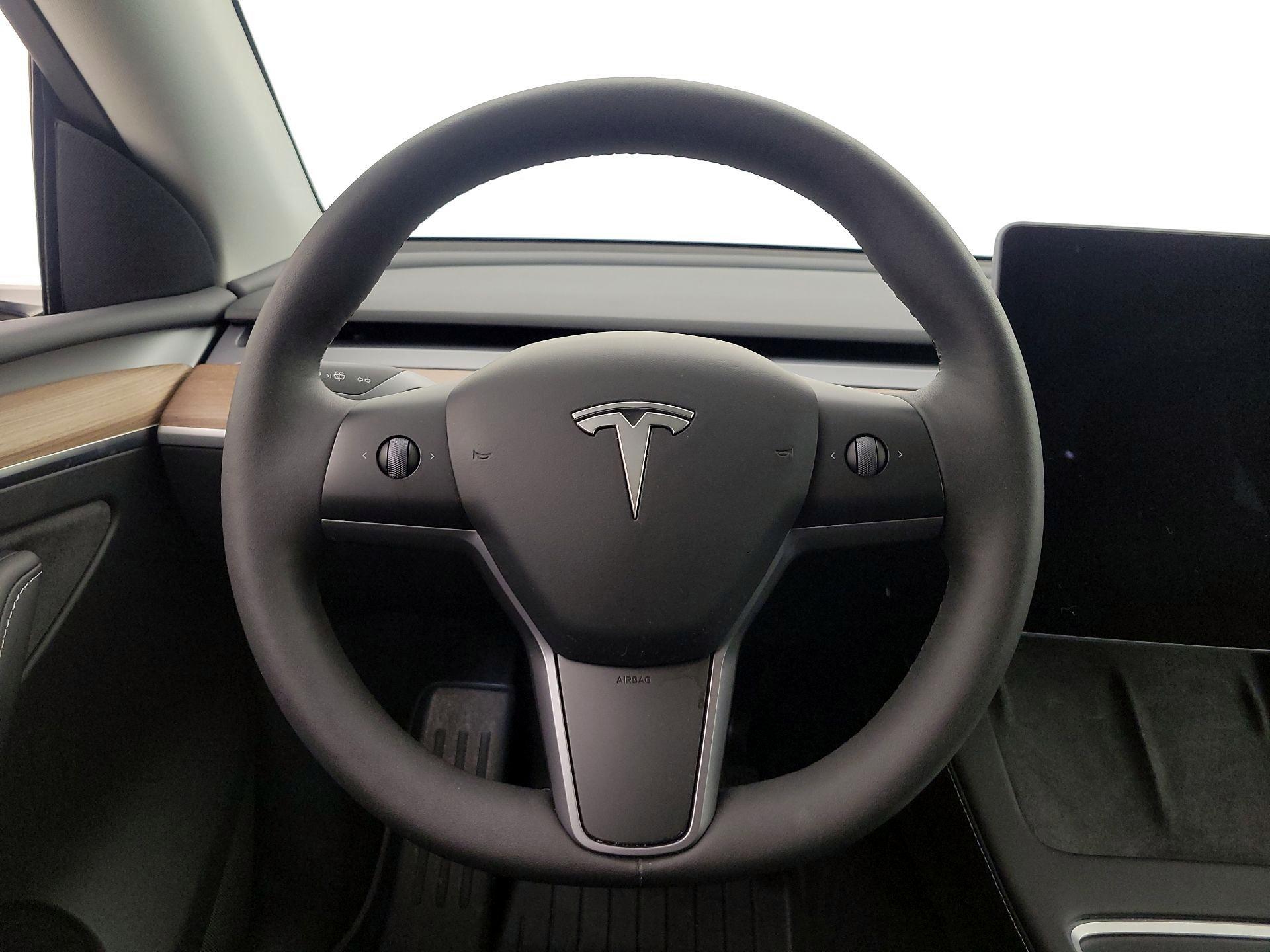 Thumbnail: 2023 Tesla Model Y - 10