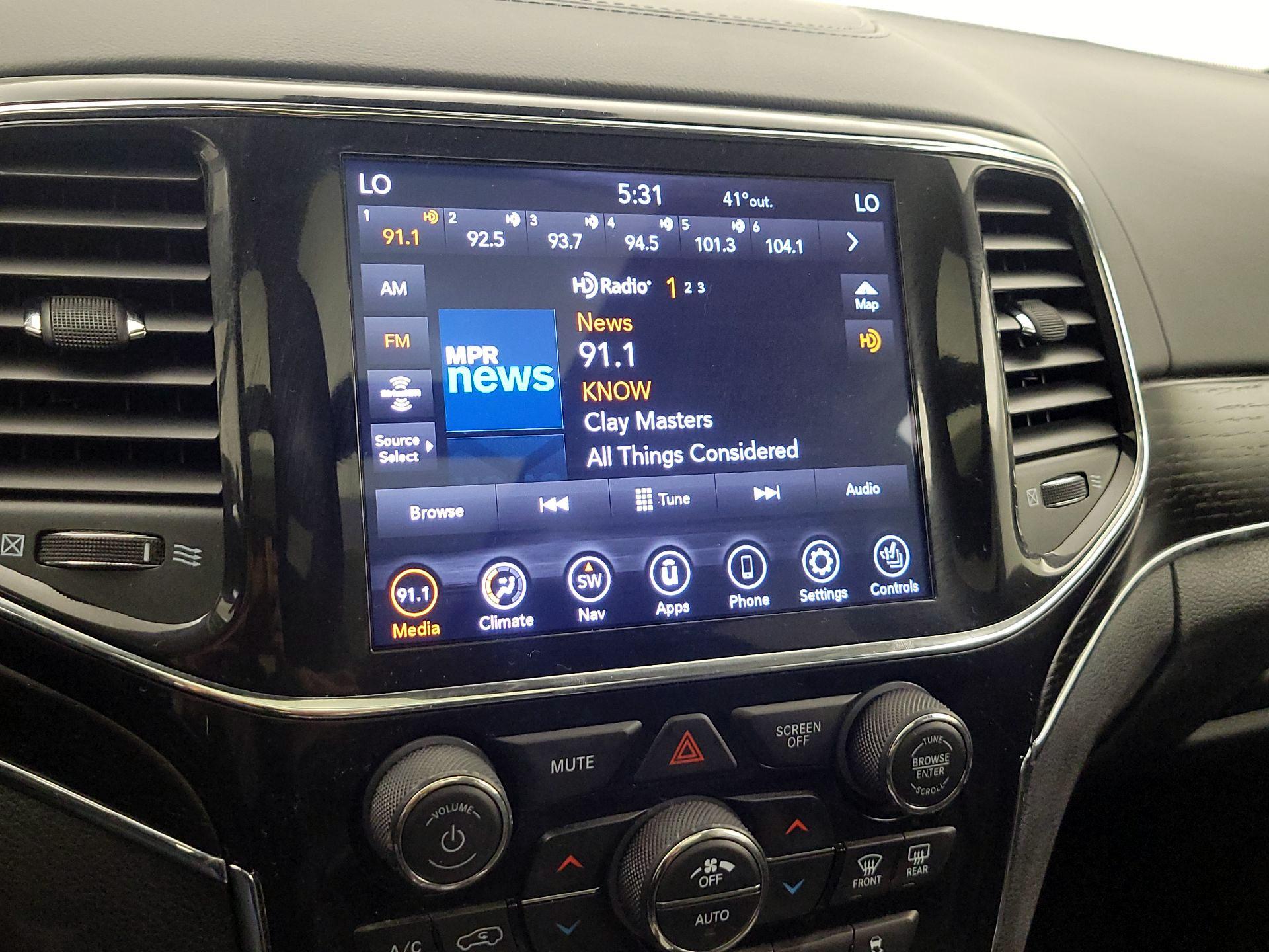 Thumbnail: 2021 Jeep Grand Cherokee - 16