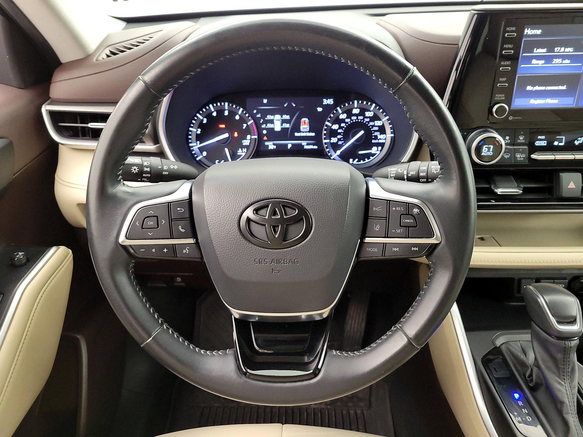 Thumbnail: 2021 Toyota Highlander - 10