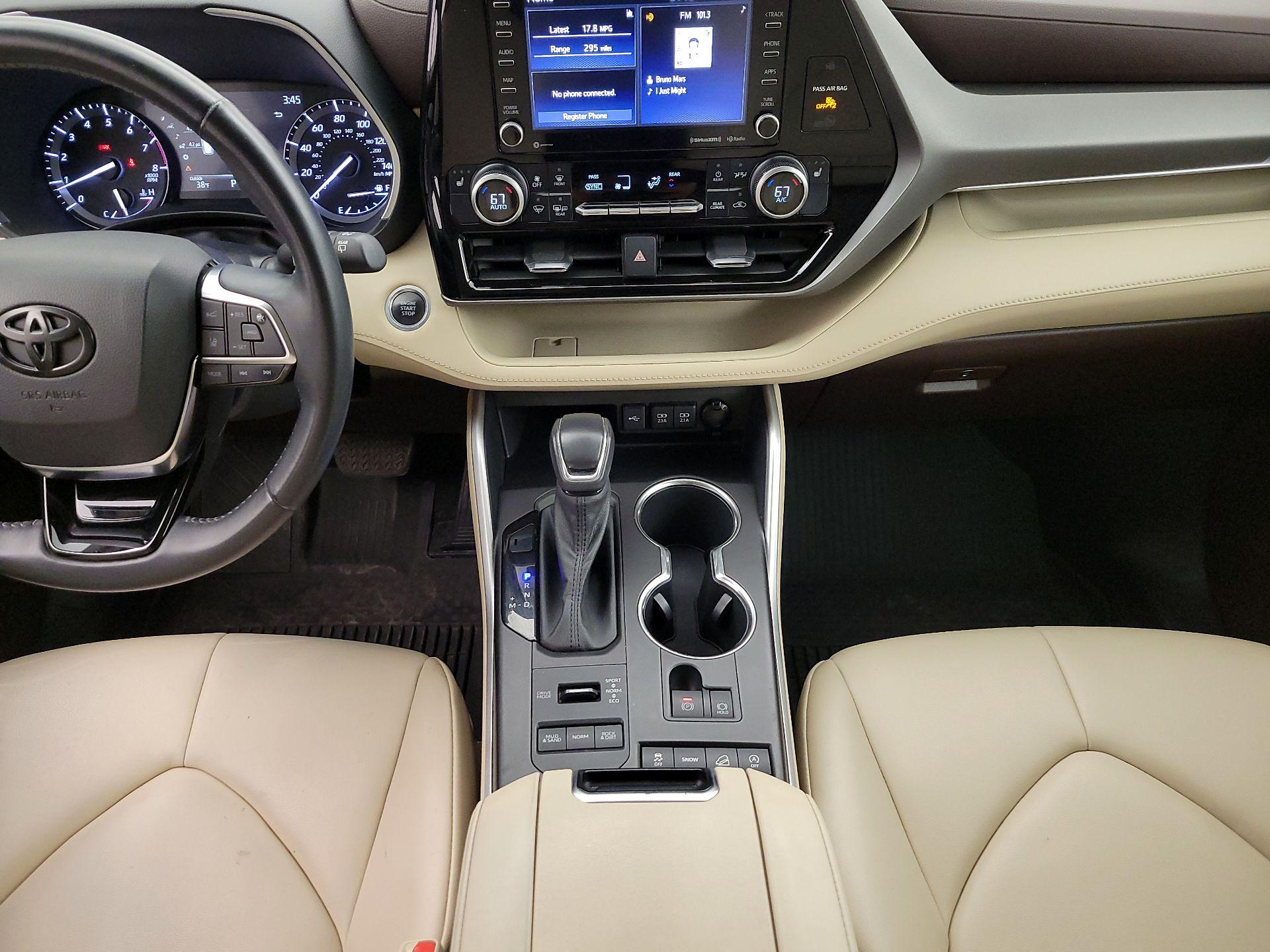 Thumbnail: 2021 Toyota Highlander - 18