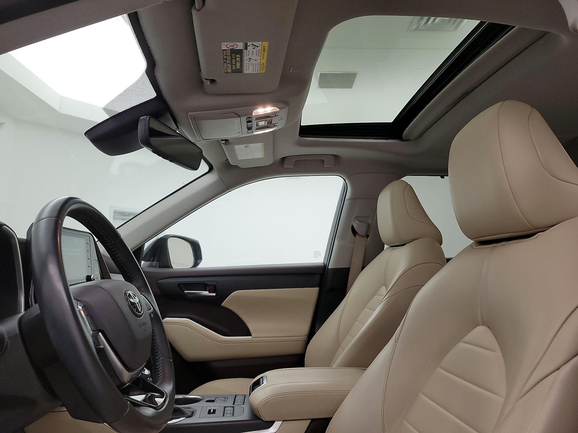 Thumbnail: 2021 Toyota Highlander - 20