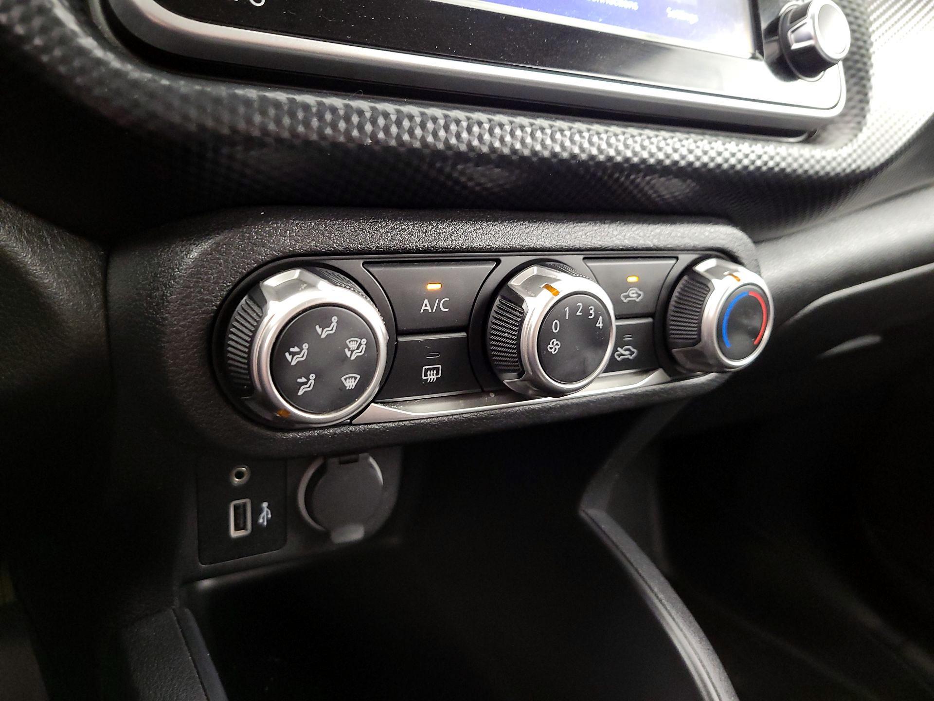 Thumbnail: 2021 Nissan Kicks - 16